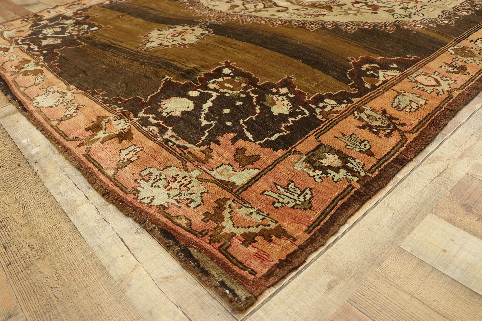 Earth-Tone Vintage Turkish Oushak Carpet  For Sale 3