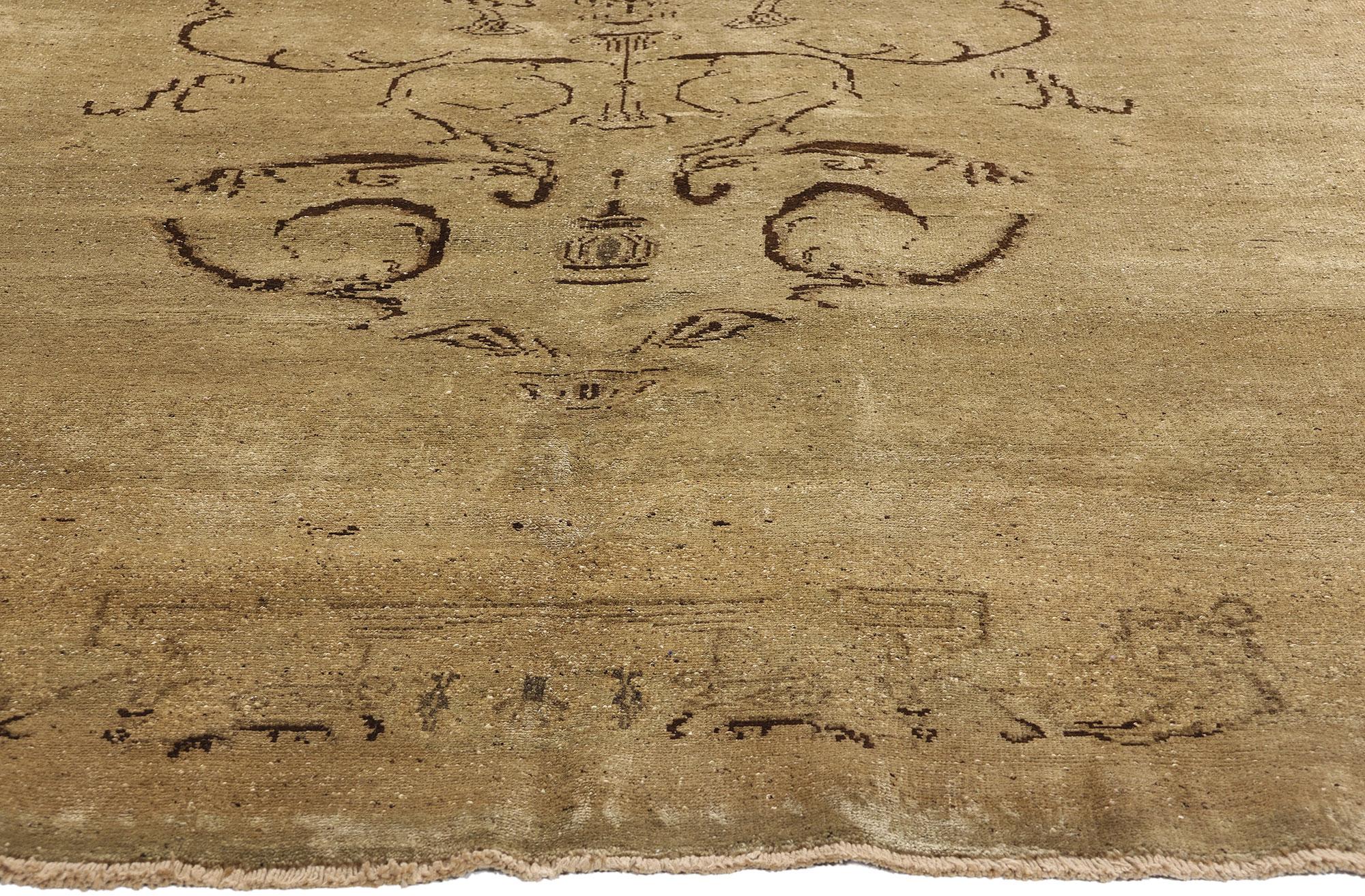 1930's Turkish Oushak Carpet with Traditional Style For Sale 1