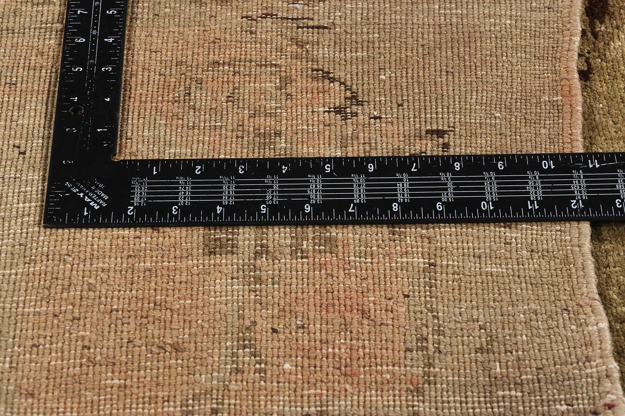 1930's Turkish Oushak Carpet with Traditional Style For Sale 4