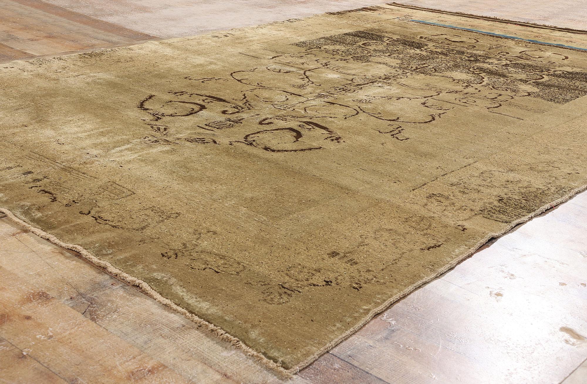 1930's Turkish Oushak Carpet with Traditional Style For Sale 6