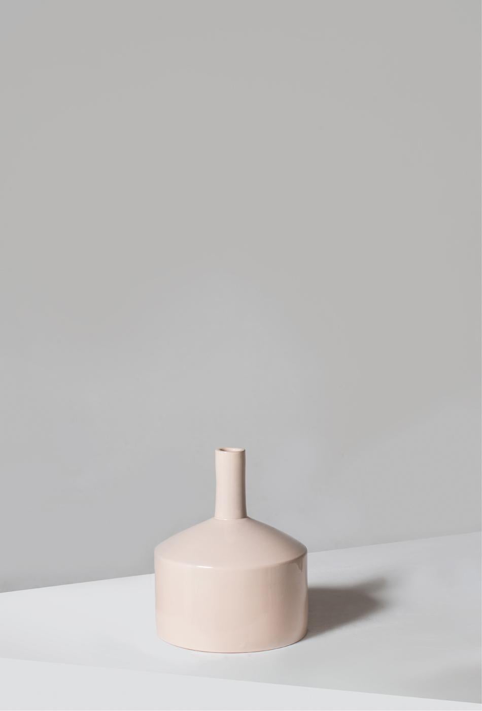 Earth-Toned Abba Collection of Ceramic Vases Celebrates Ancient Water Urns im Zustand „Neu“ im Angebot in Santadi, SU