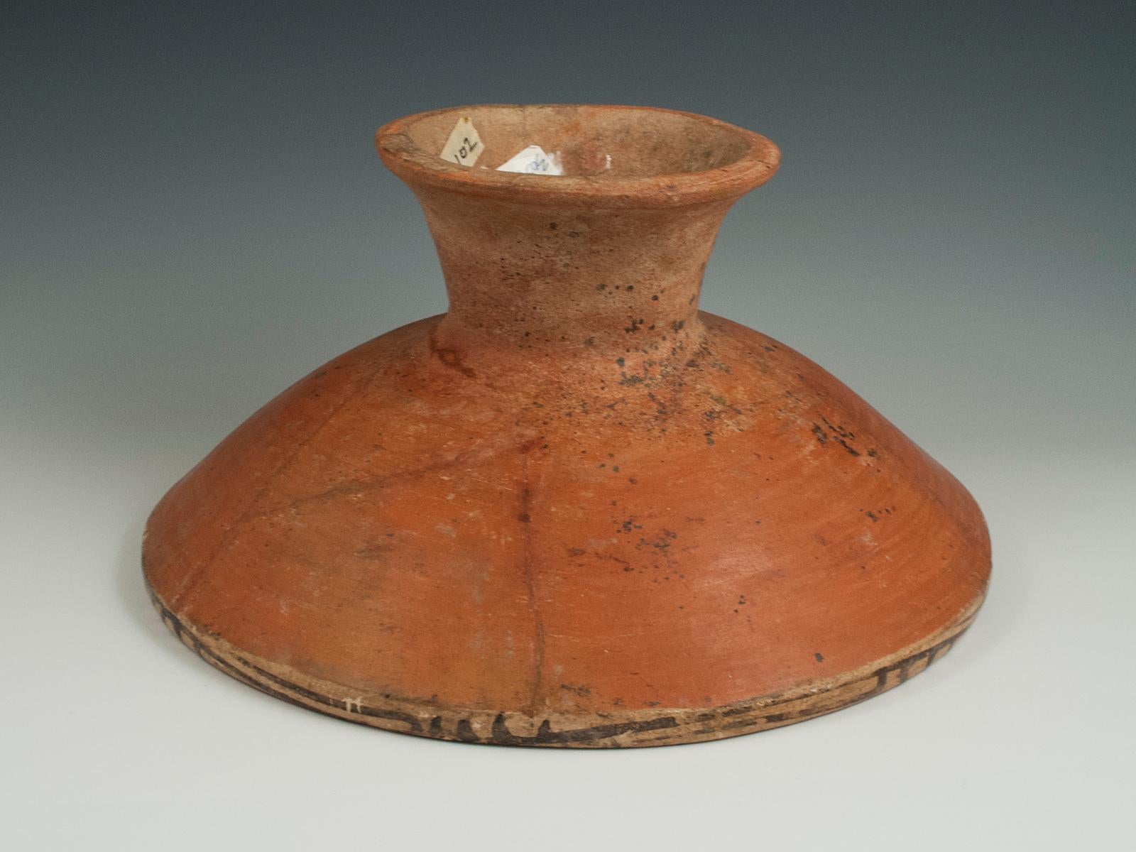 Earthenware Bat Pedestal Dish, Coclé Culture, Panama, 600-800 A.D. In Good Condition For Sale In Point Richmond, CA