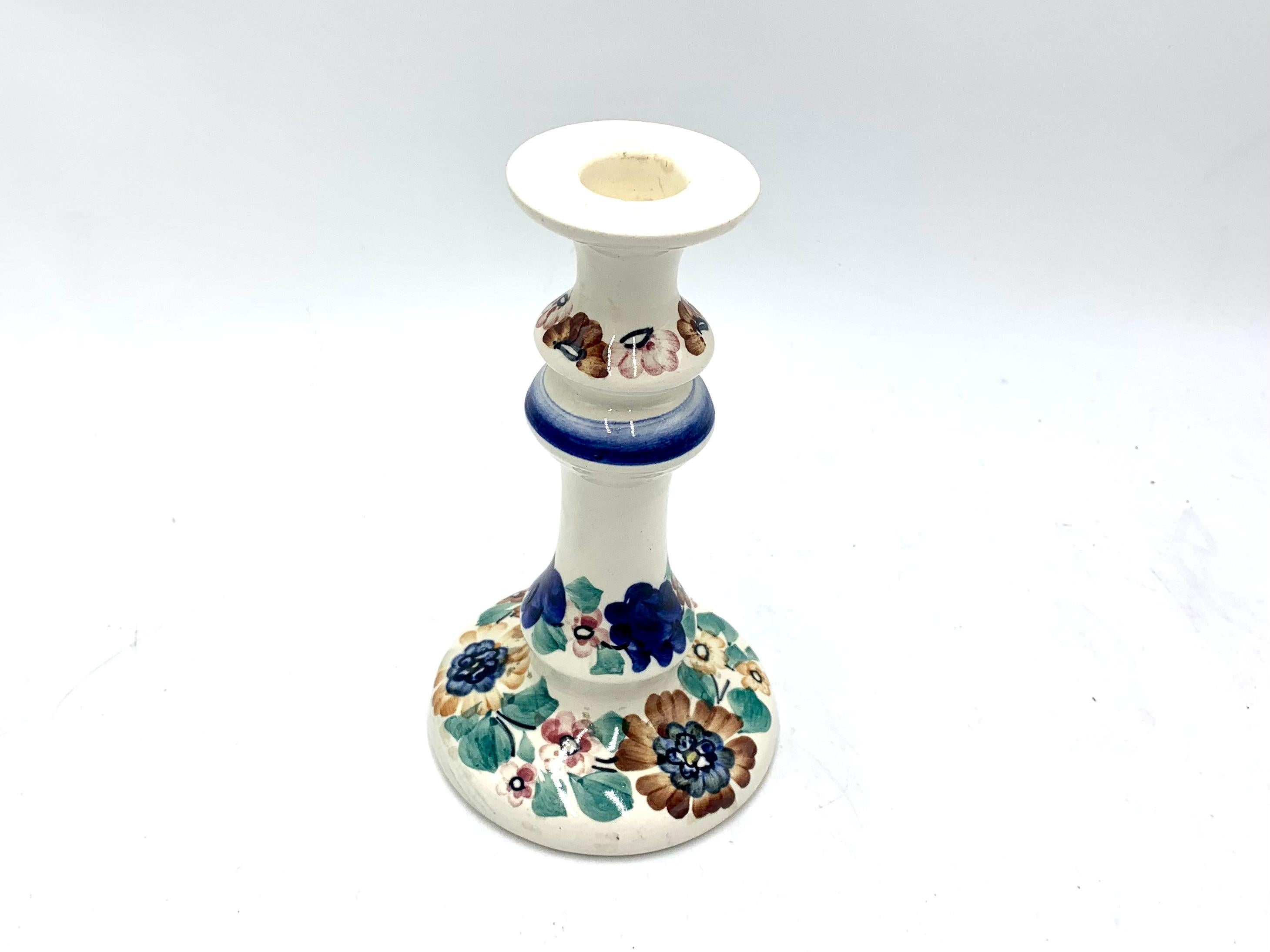 Candlestick made of faience in Poland by Wloclawek in the 1960s.

Very good condition

Measures: height: 18cm diameter: 11cm.