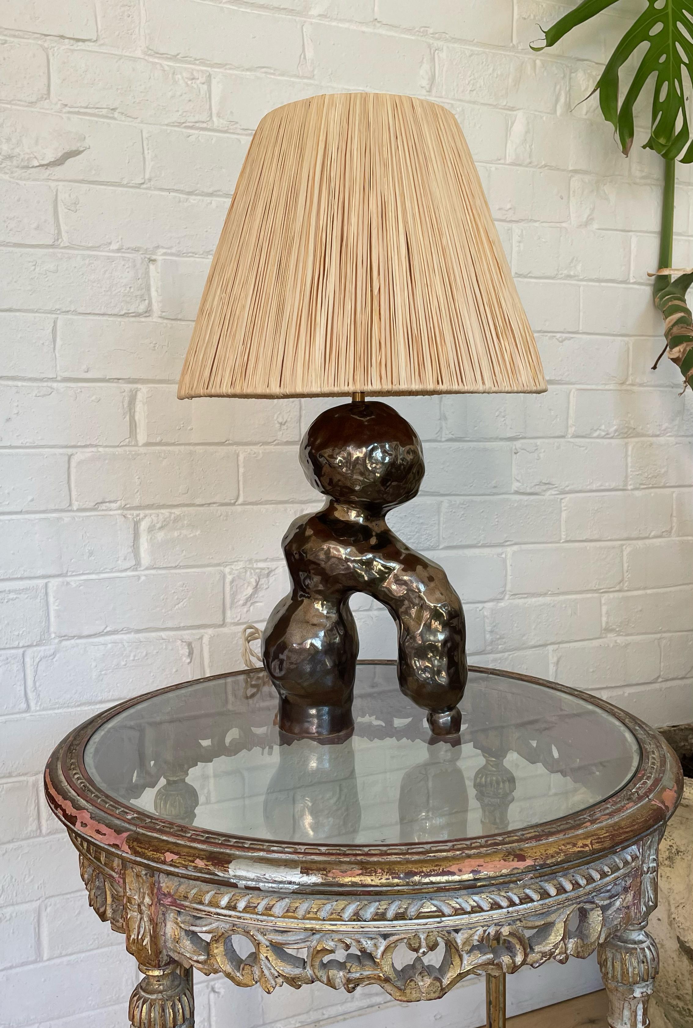 Saudi Arabian Earthenware Ceramic Table Lamp Raffia Lampshade Metallic Glaze - Ninot For Sale