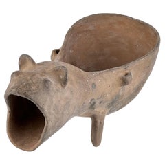 Aiguière en faïence, Yi