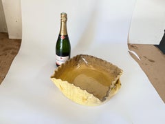 Dekorative Schale aus Steingut für das Ofengeschirr mit Bienendekor aus Steingut und gelber Farbe