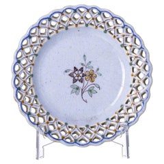 Earthenware - Porcelain plate with lacework design from Torrinha