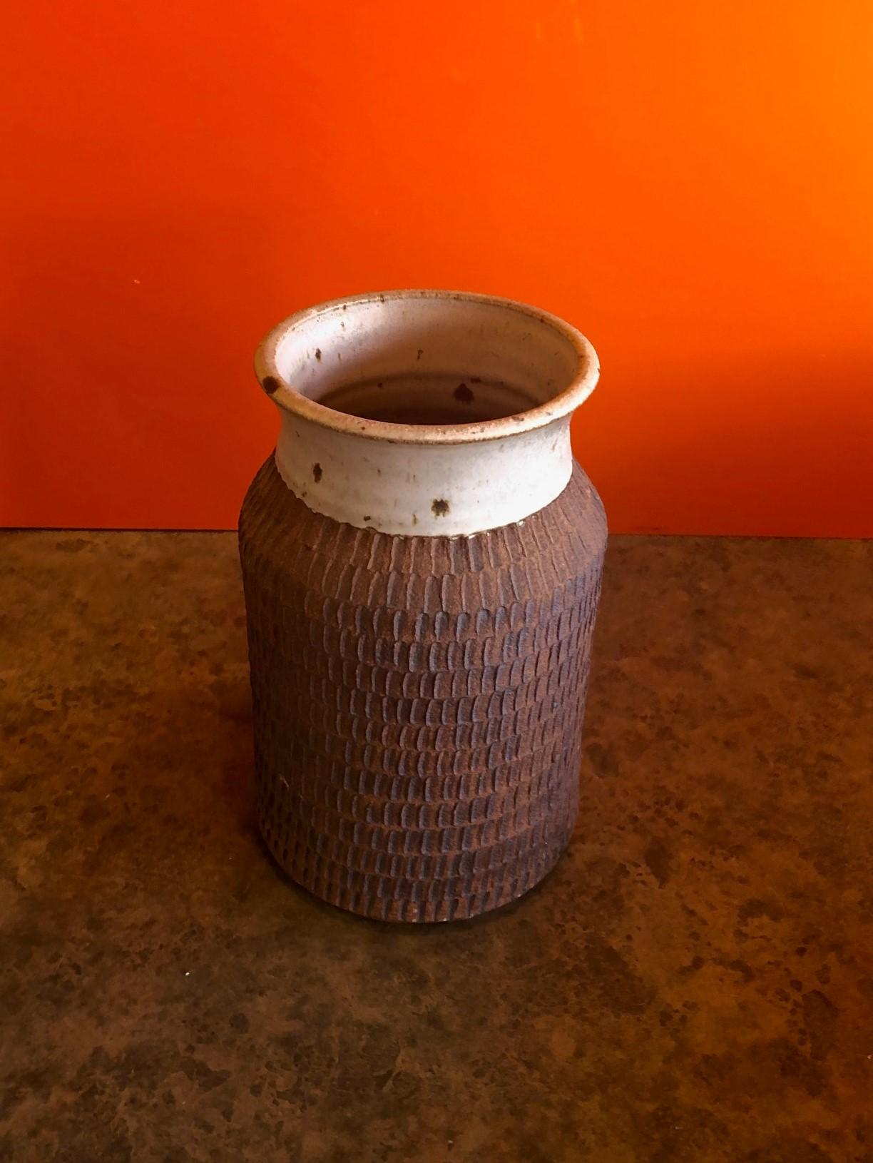 American Earthenware Pottery Jar / Vase in the Style of David Cressey / Robert Maxwell