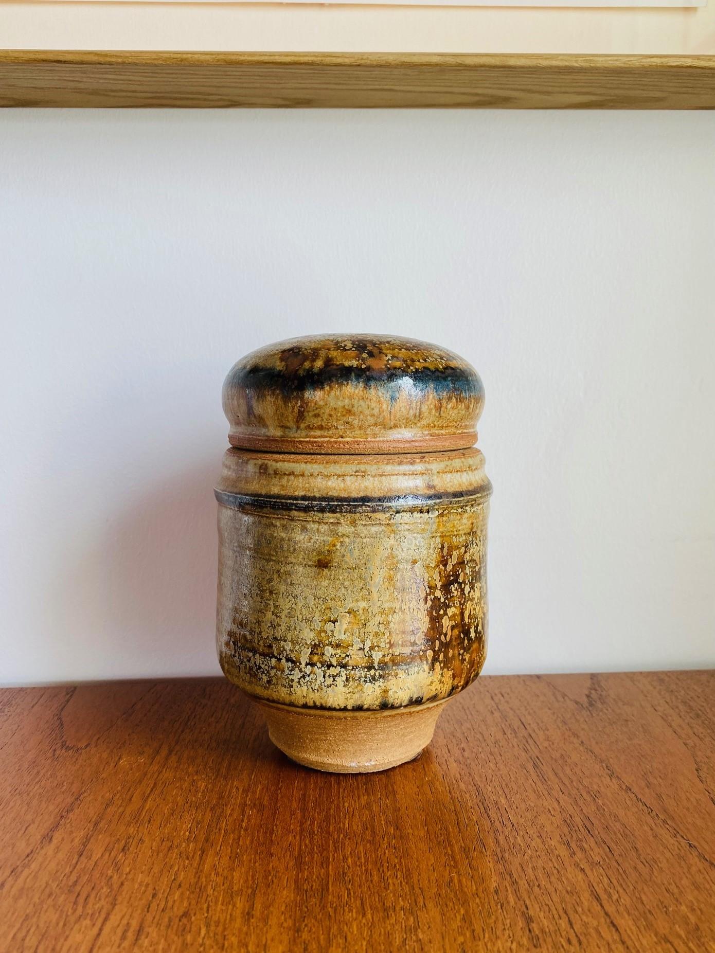 Earthenware Pottery Jar with Lid in the Style of David Cressey / Robert Maxwell For Sale 1