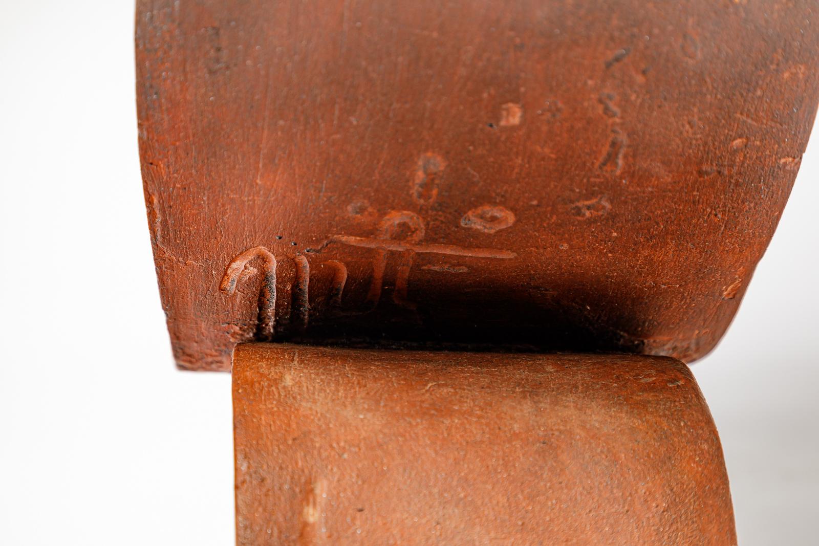 XX secolo Vaso-scultura in terracotta di George Martin, circa 1980. in vendita