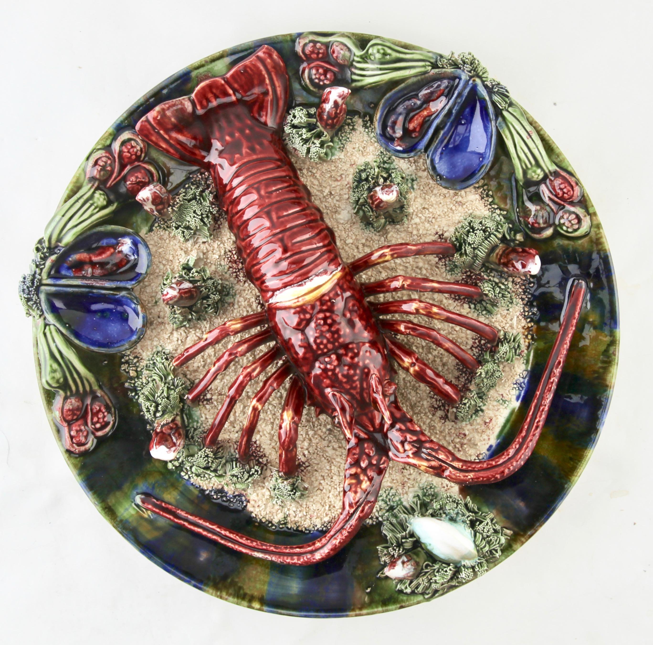 Rustique Assiette à homard en faïence pour fruits de mer de J. Caldas Da Rainha, 1930 en vente