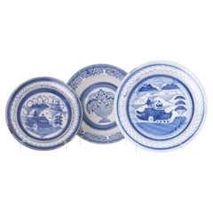 Earthenware - Three Miragaia earthenware plates - 19th century