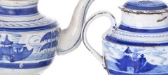 Earthenware - Two teapots in Miragaia earthenware - 19th century