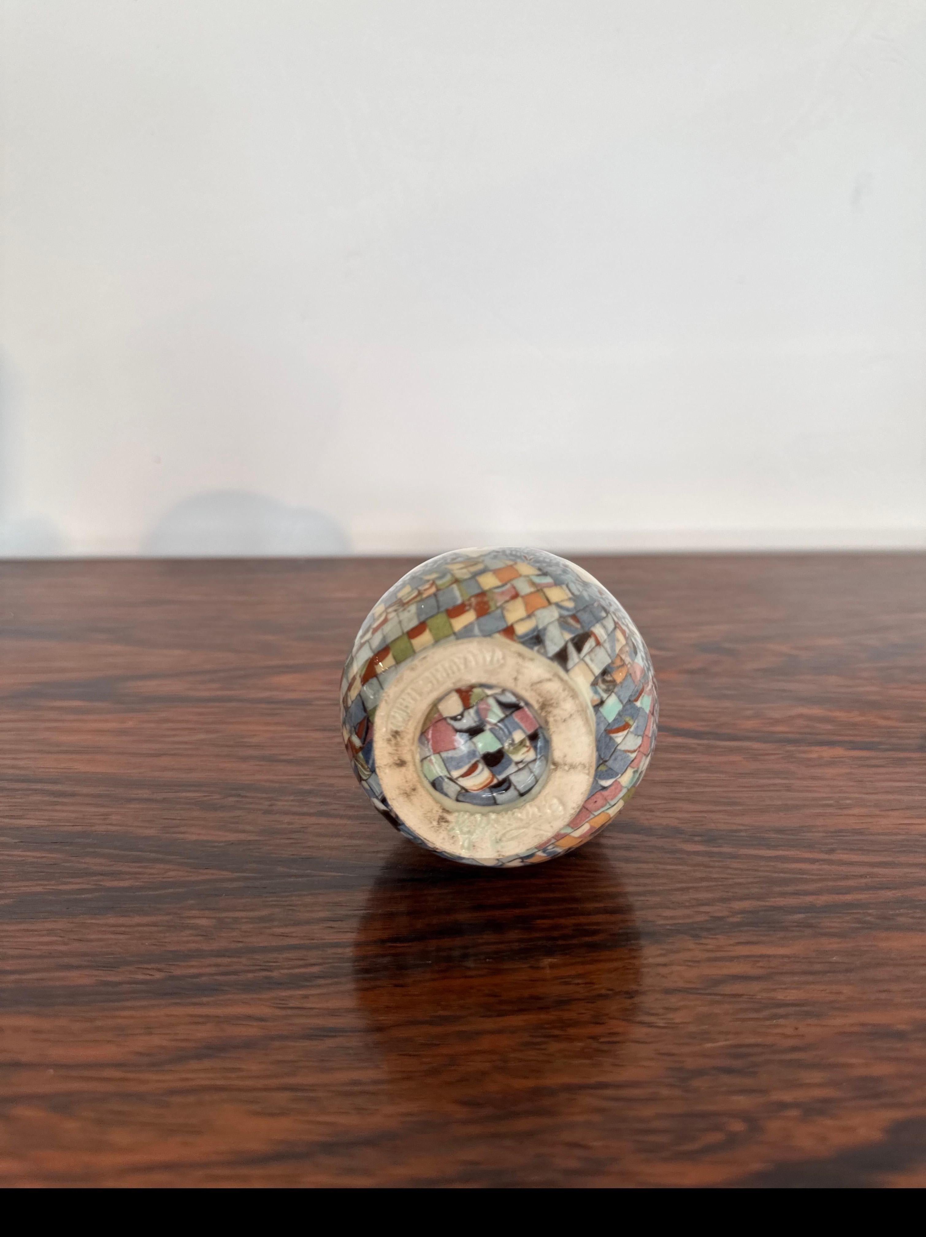 Jarrón de barro con decoración de mosaico Mille Fiori, Gerbino para Vallauris en venta 6