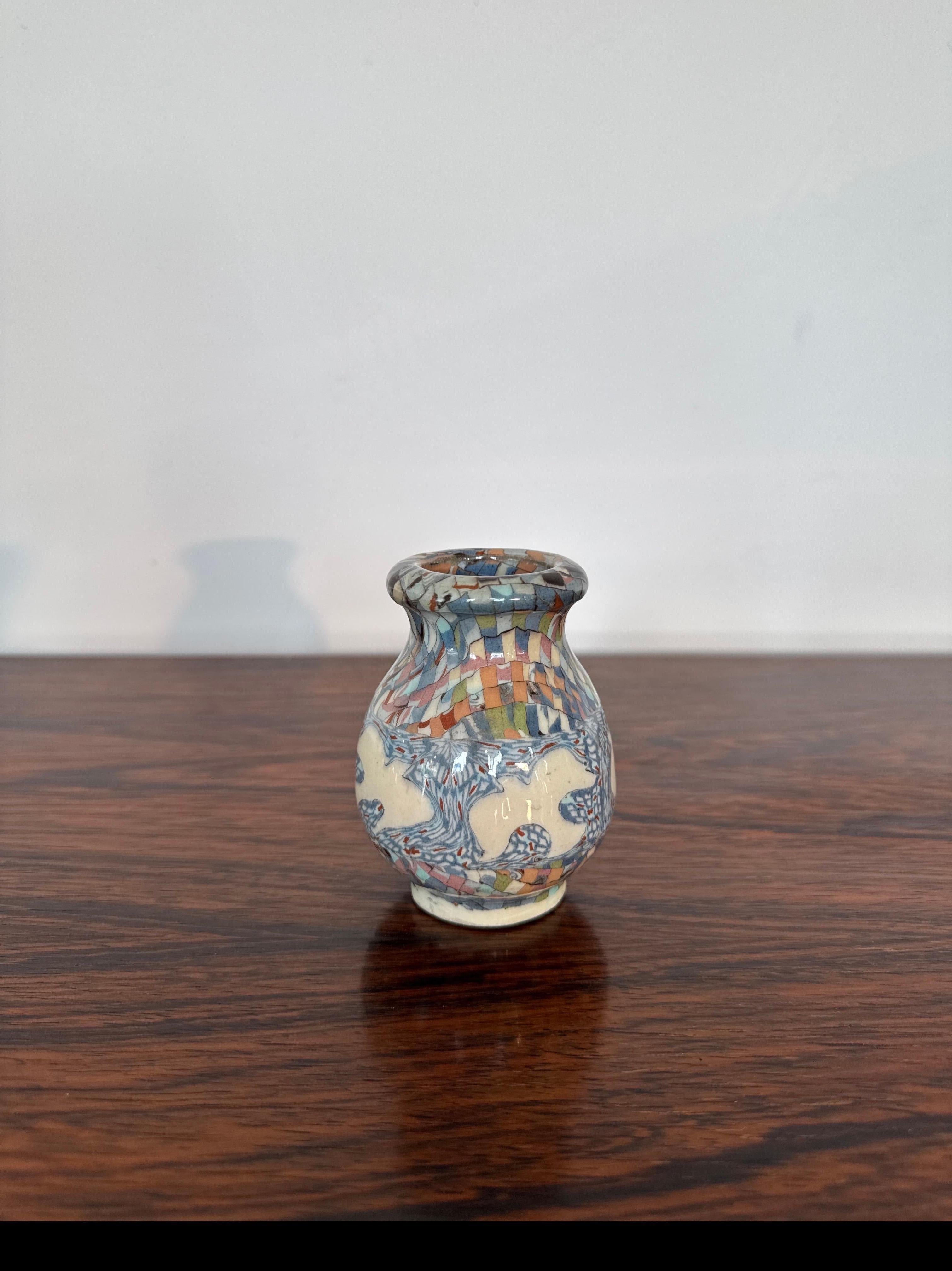 Jarrón de barro con decoración de mosaico Mille Fiori, Gerbino para Vallauris Francés en venta