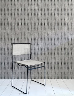 Carta da parati firmata Earthlight in Oberon 'Charcoal and Warm Gray' (carbone e grigio caldo)