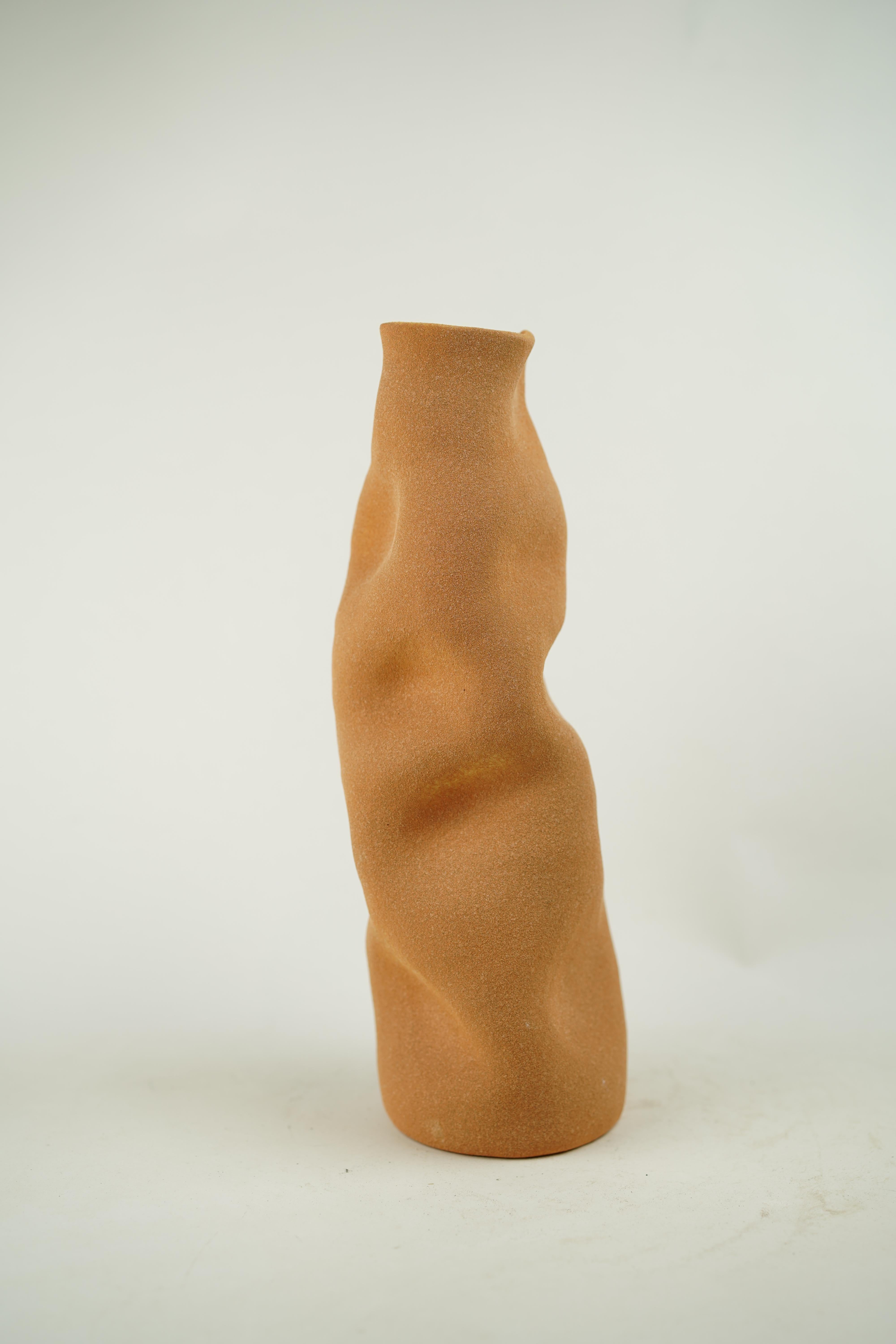 Earthly Body Organic Vase, Available in 4 Colours For Sale 3
