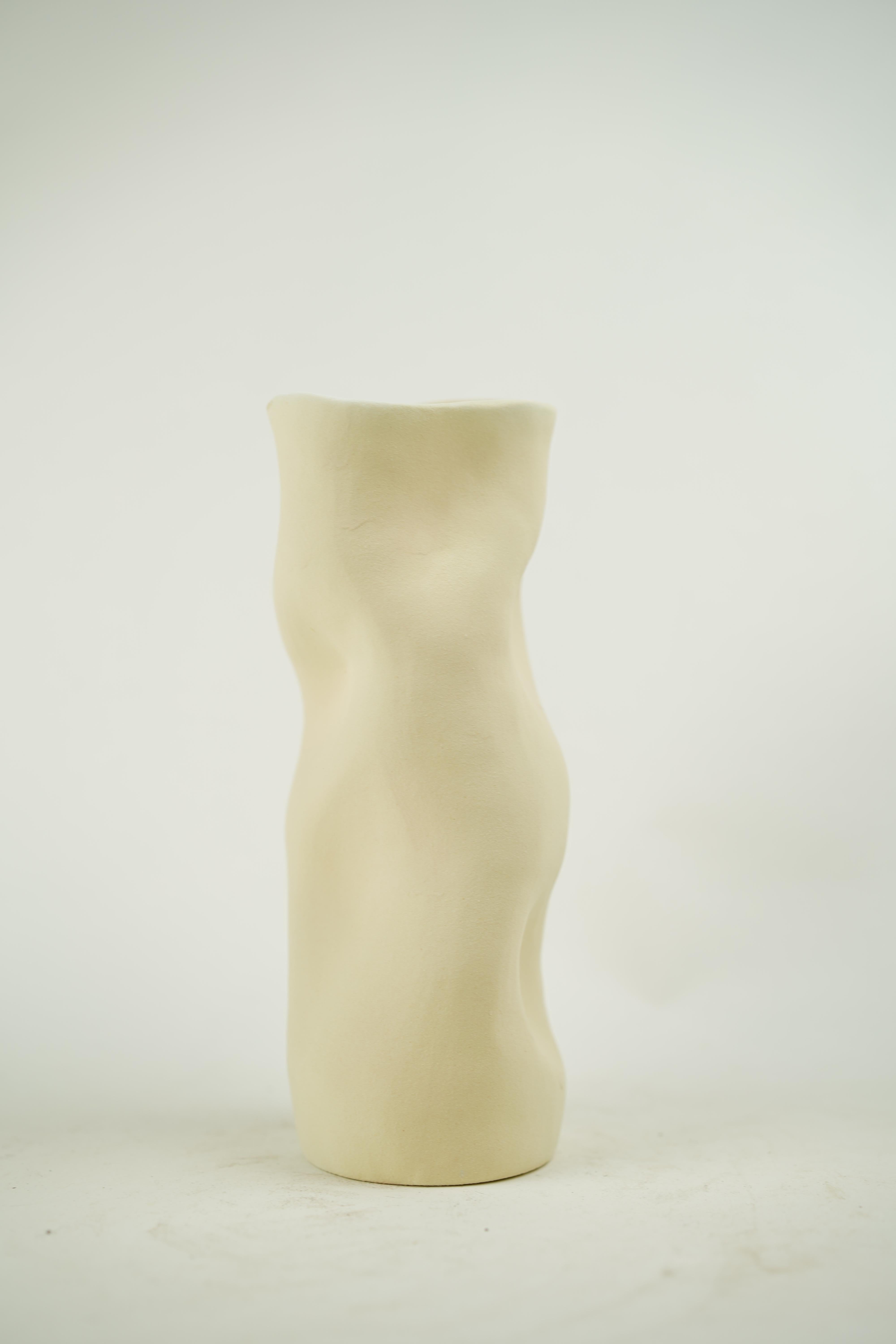 Earthly Body Organic Vase, Available in 4 Colours For Sale 4