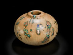 Tesoros terrenales nº 24, escultura de ceniza y minerales mixtos de Morrison Thomas