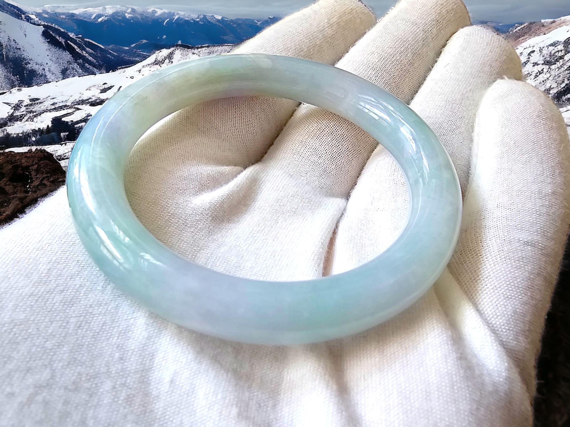 Earth's Burmese A-Jade Bangle Bracelet Green Jadeite 08810 In New Condition For Sale In Kowloon, HK