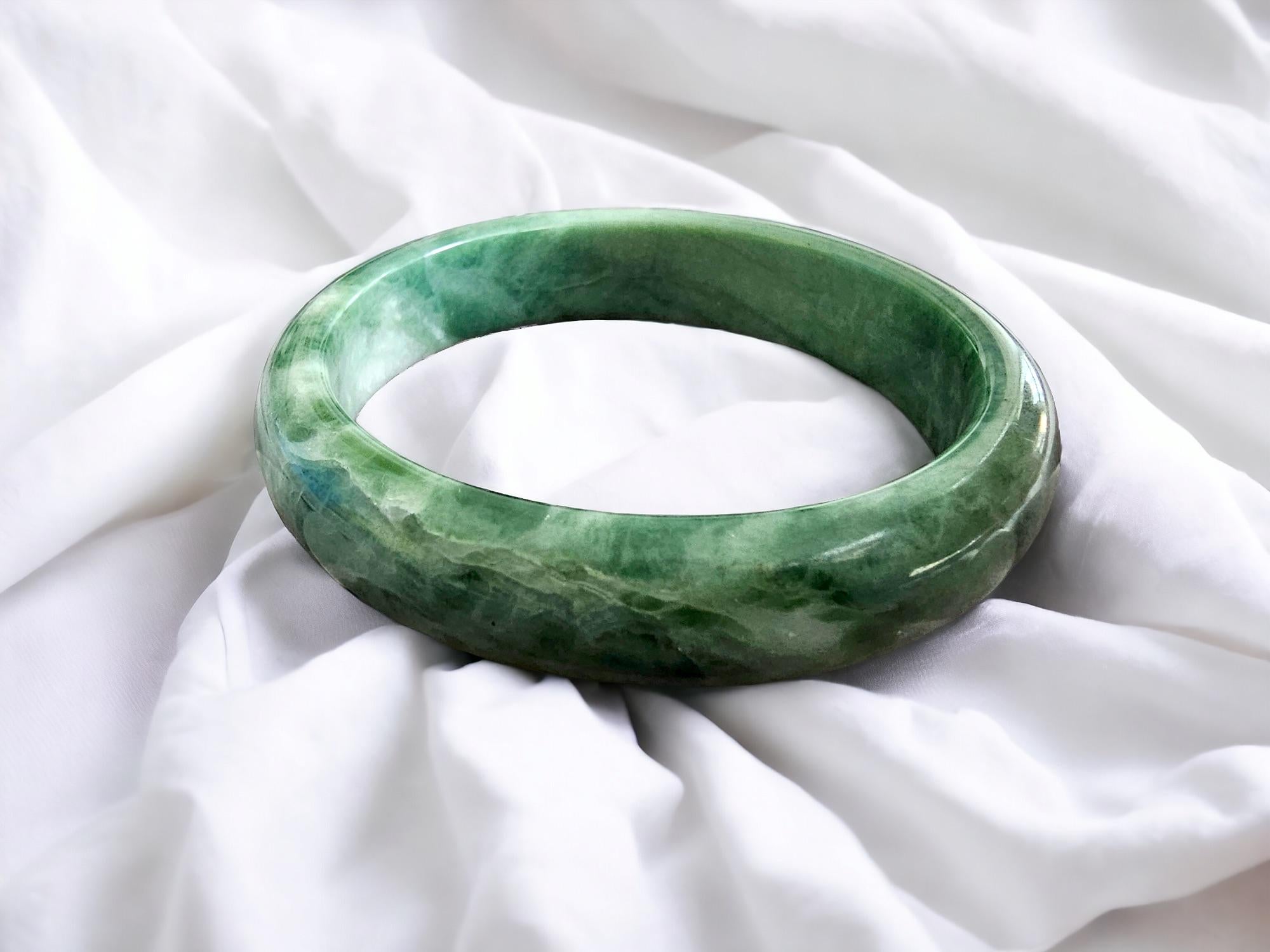 Earth's Burmese A-Jade Bangle Bracelet (MADE IN JAPAN) Green Jadeite 08808 For Sale 5