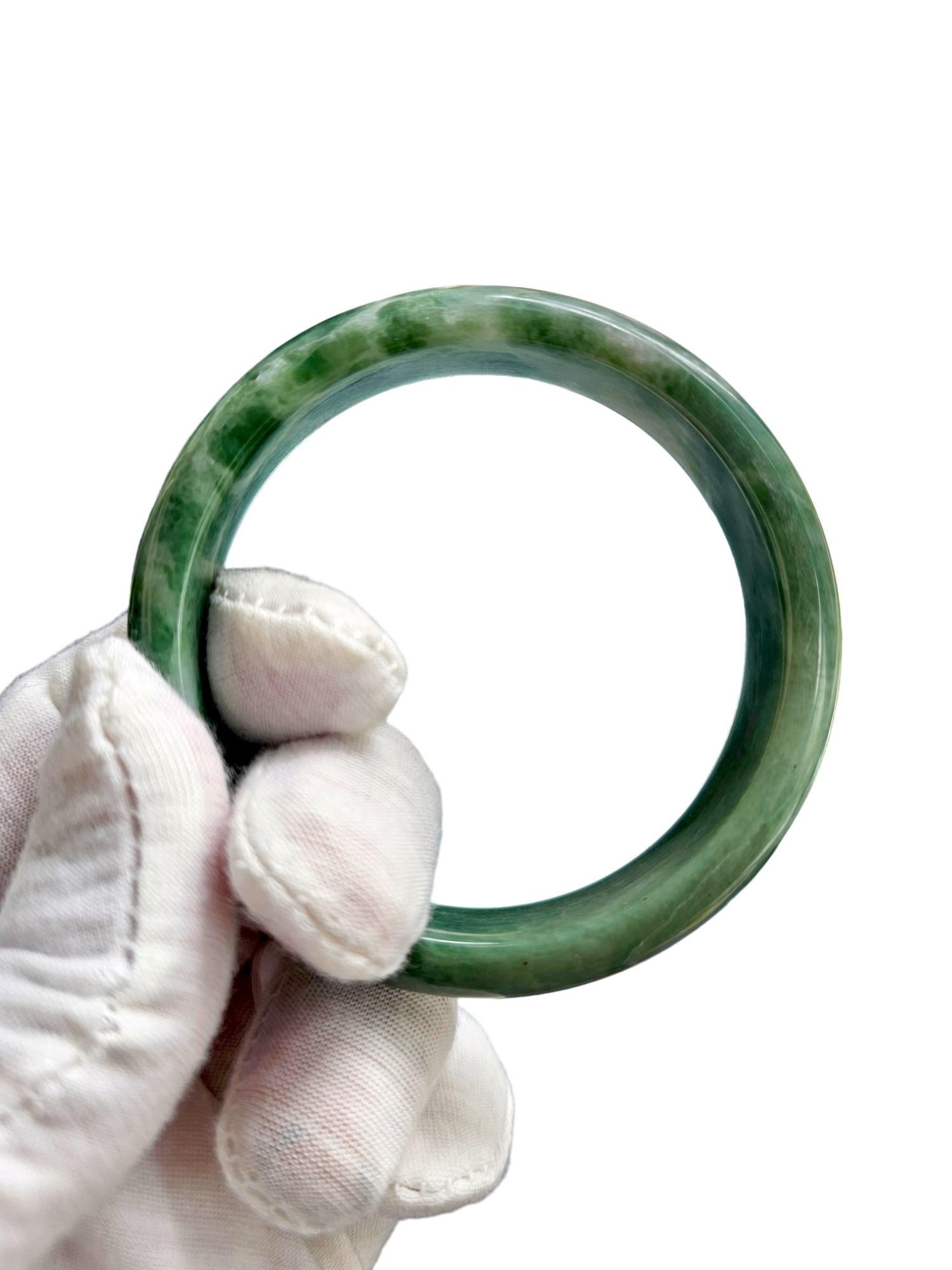 Earth's Burmese A-Jade Bangle Bracelet (MADE IN JAPAN) Green Jadeite 08808 In New Condition For Sale In Kowloon, HK