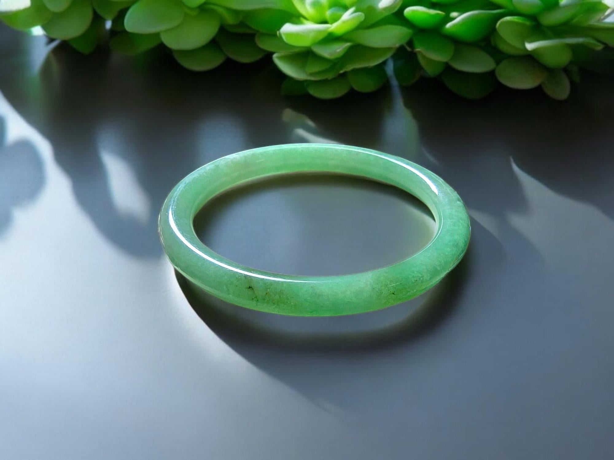 Earths Burmese Green A-Jade Round Bangle Bracelet 08815 For Sale 6