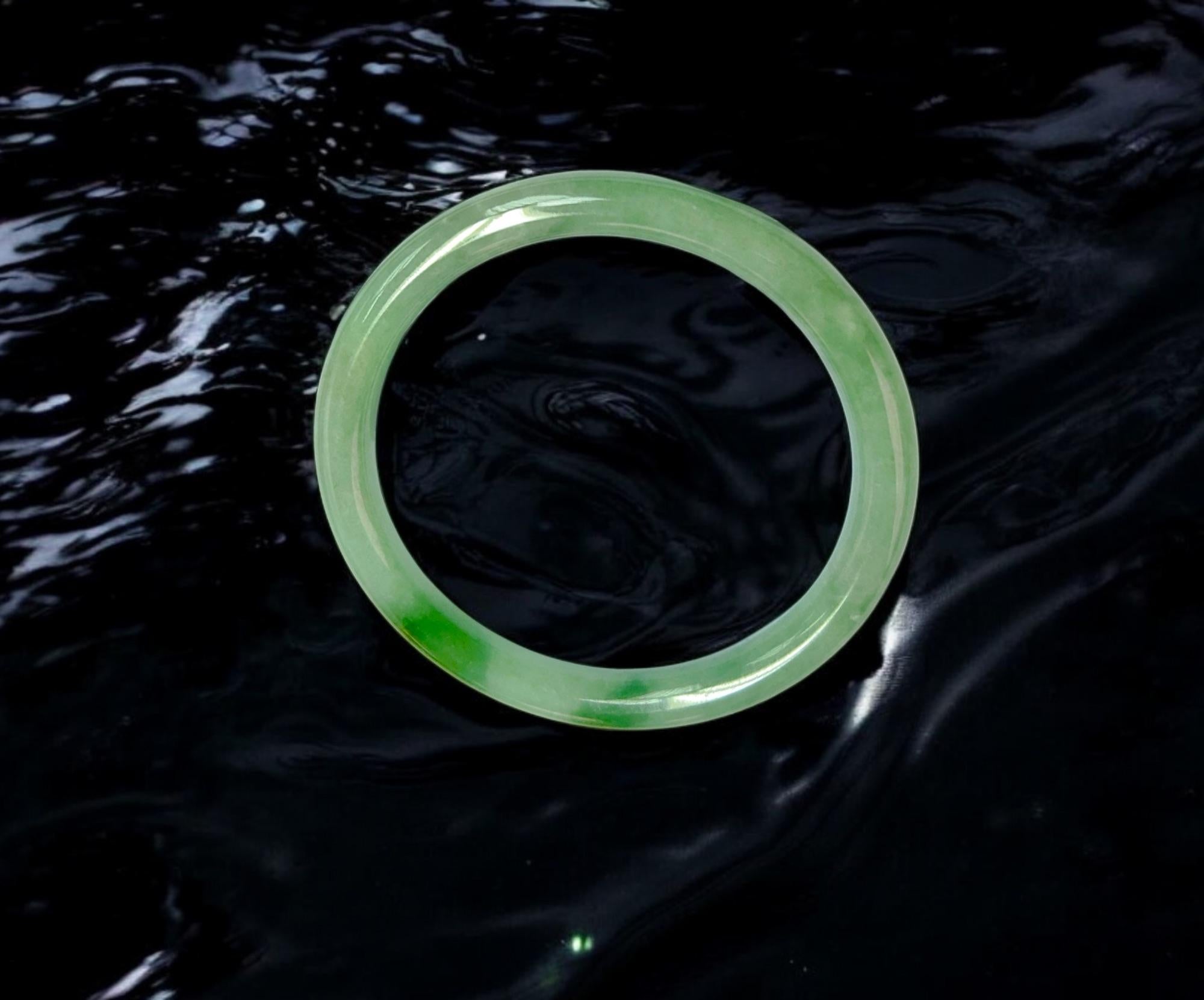 Women's or Men's Earths Burmese Green A-Jade Round Bangle Bracelet 08815 For Sale