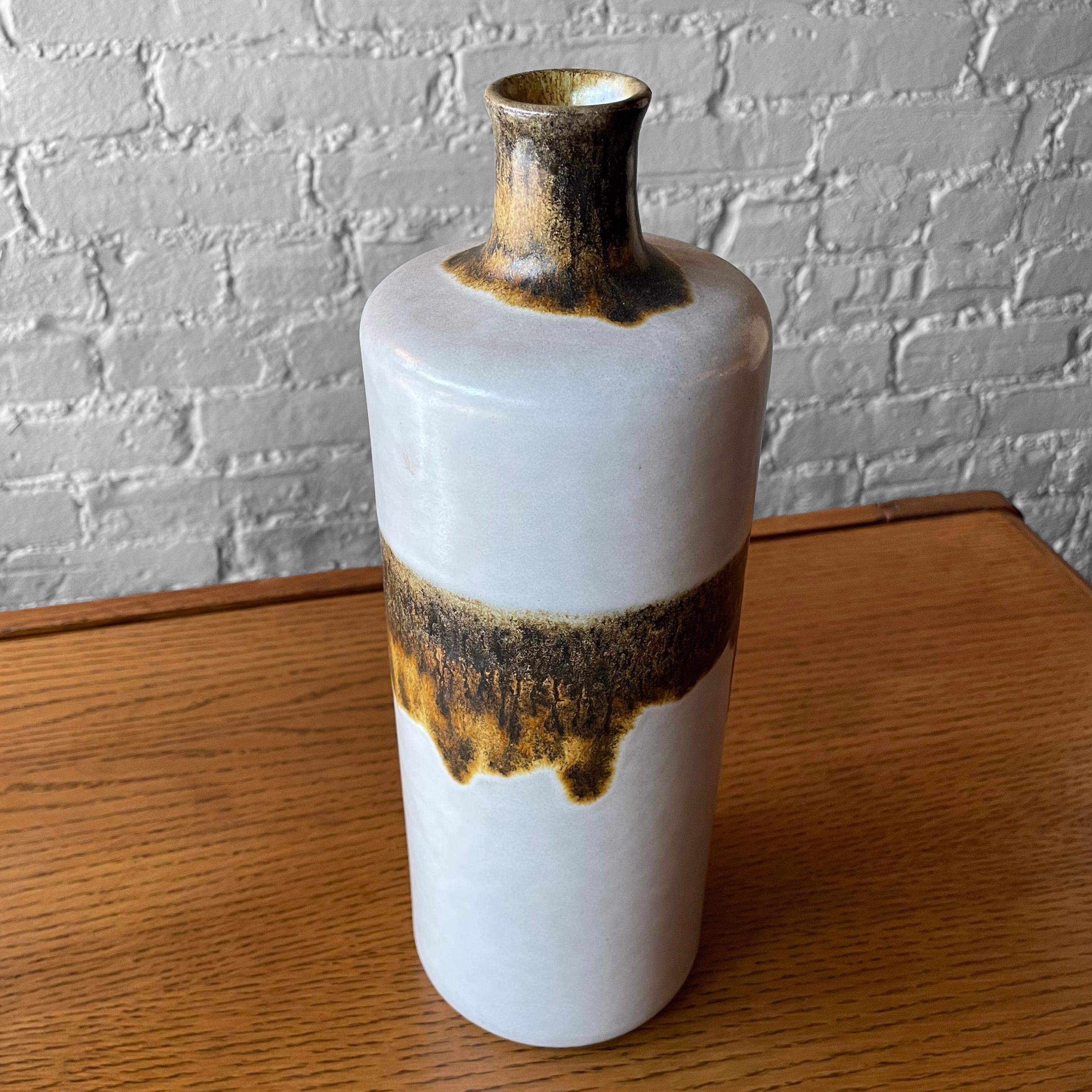 Italian Earthtone Art Pottery Vase by Alvino Bagni for Raymor For Sale