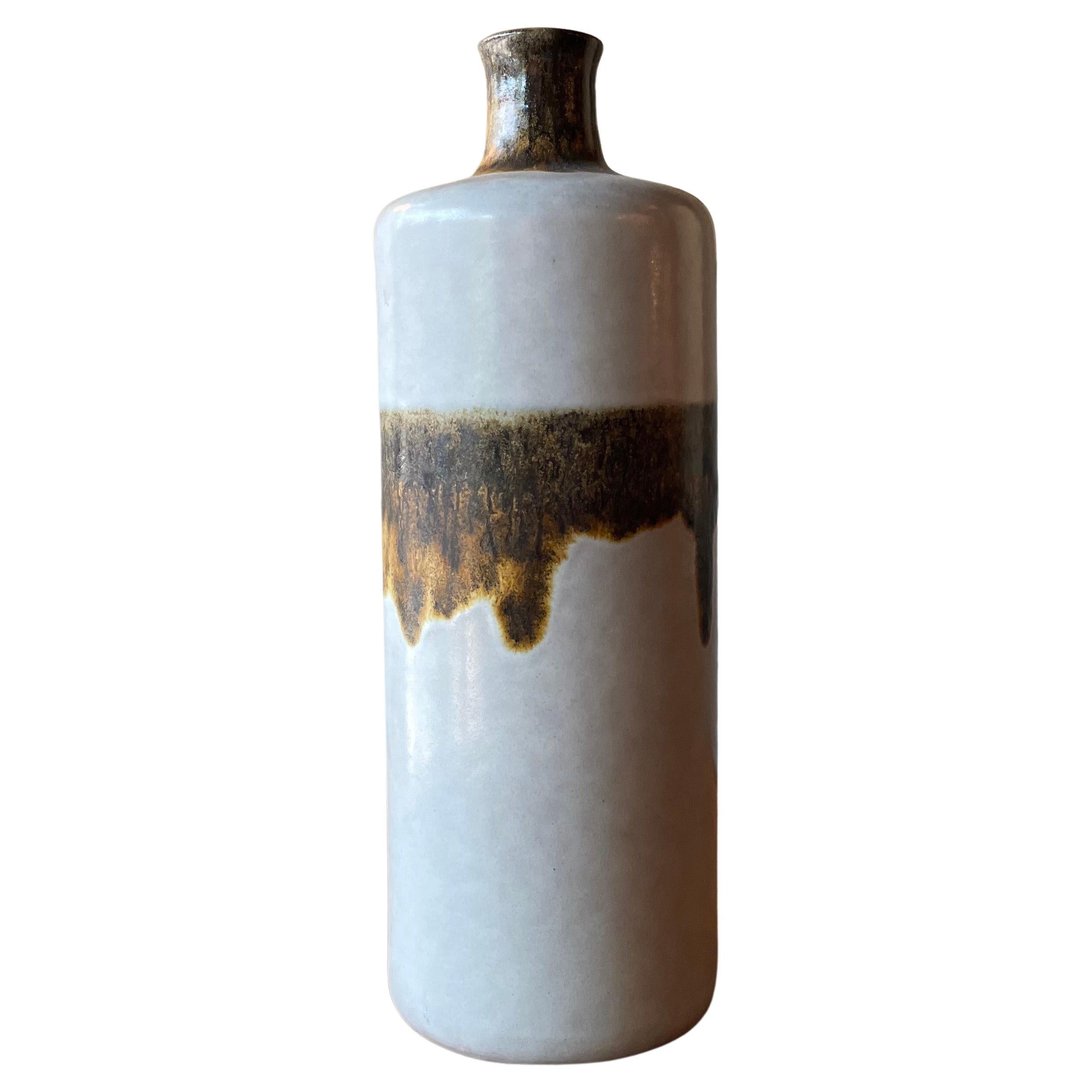 Earthtone Art Pottery Vase by Alvino Bagni for Raymor For Sale