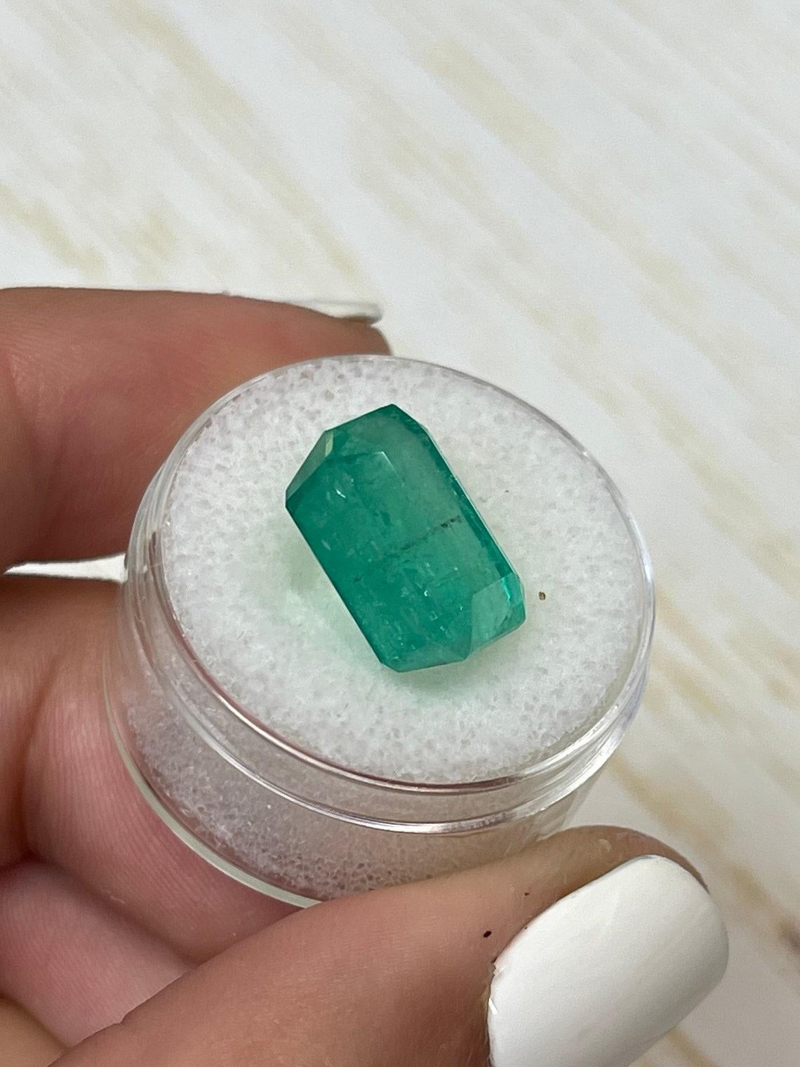 Earthy Brick 10.03 Carat Emerald Cut Green Colombian Emerald Gem - May Birthston In New Condition For Sale In Jupiter, FL