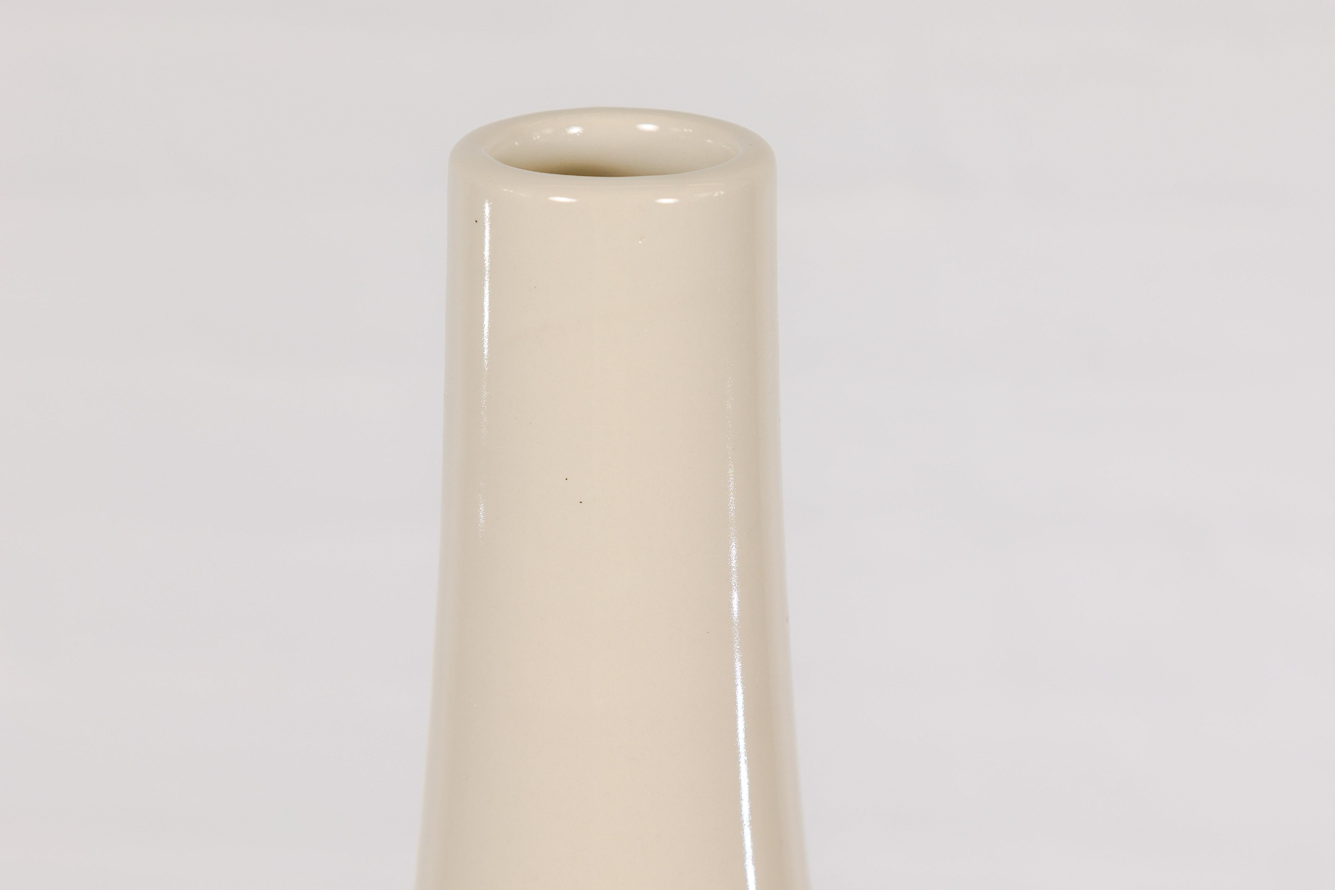 Vase en céramique Brown et crème avec décor de gouttes énergiques en vente 5