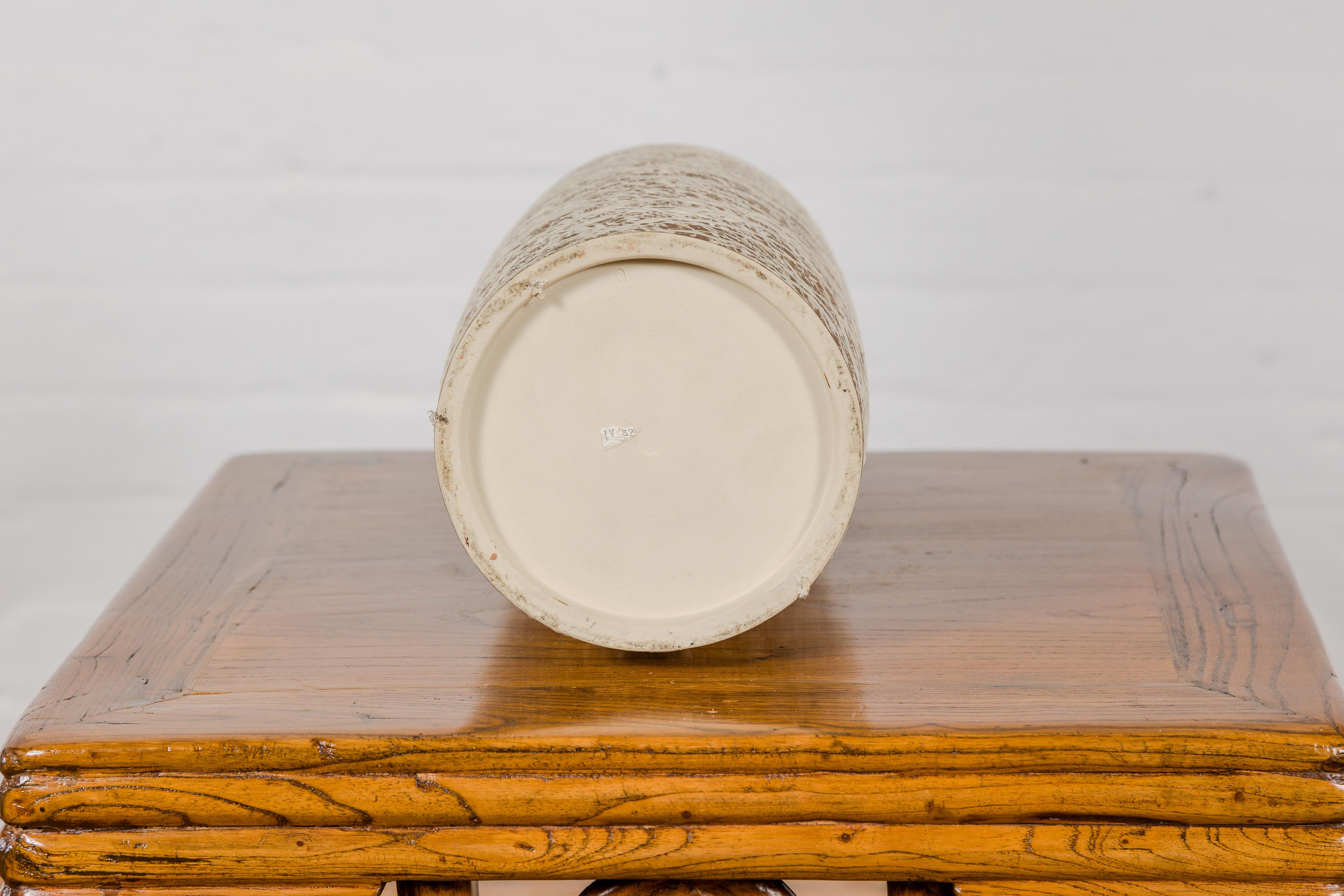 Vase en céramique Brown et crème avec décor de gouttes énergiques en vente 9