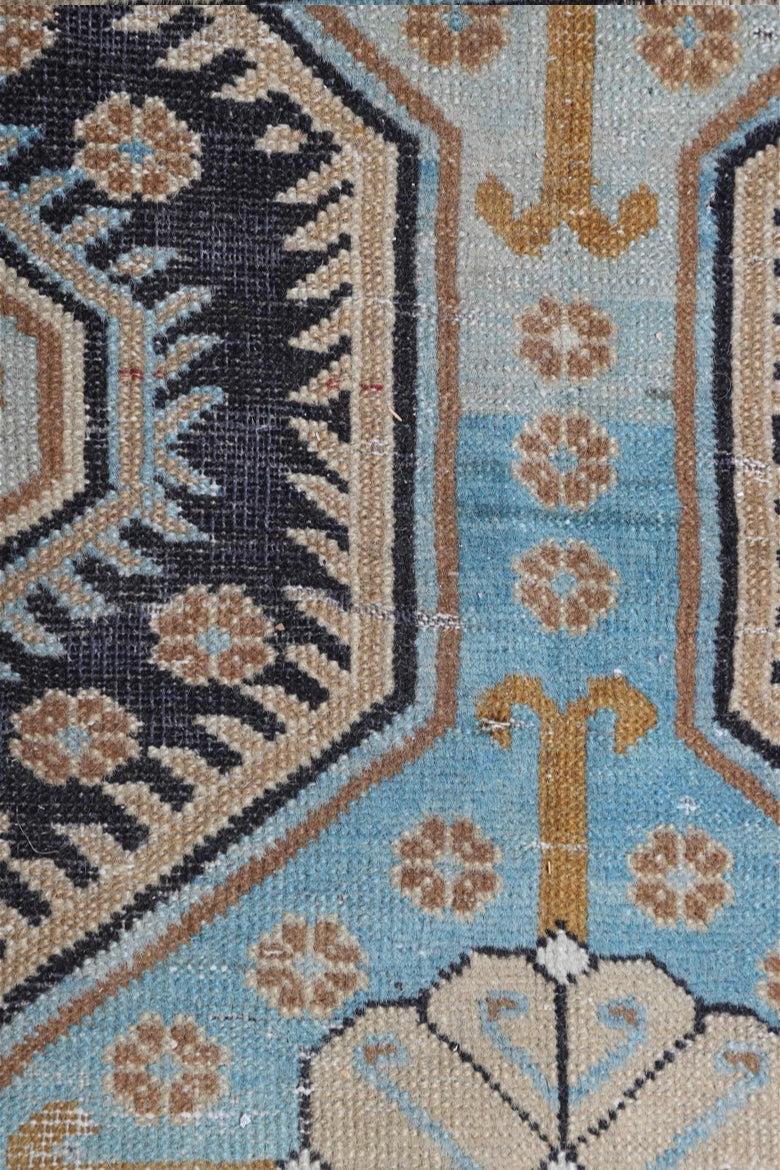 Precioso Camino de Mesa Ancho Antiguo Caucásico Terroso y Fresco  Anacardo, Camel, Azul hielo, Espresso  

Sobre: ¡¡¡Qué paleta de colores!!! Tejido de pelo de lana sobre una base de lana - esta pieza es realmente hermosa añadiendo un diseño