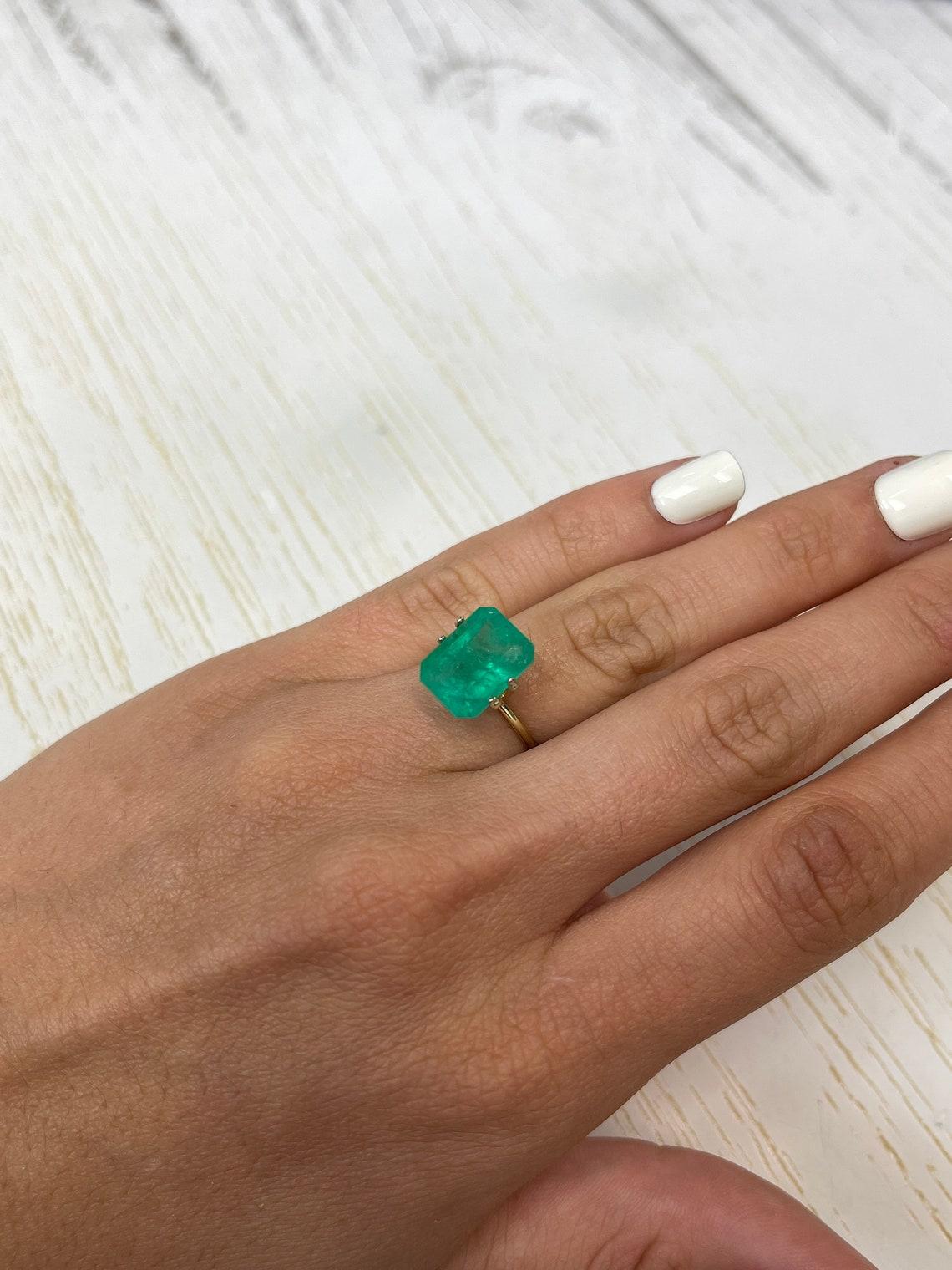 Gemma di smeraldo colombiano di colore verde intenso da 6,47 carati - Pietra di nascita di maggio in vendita 1