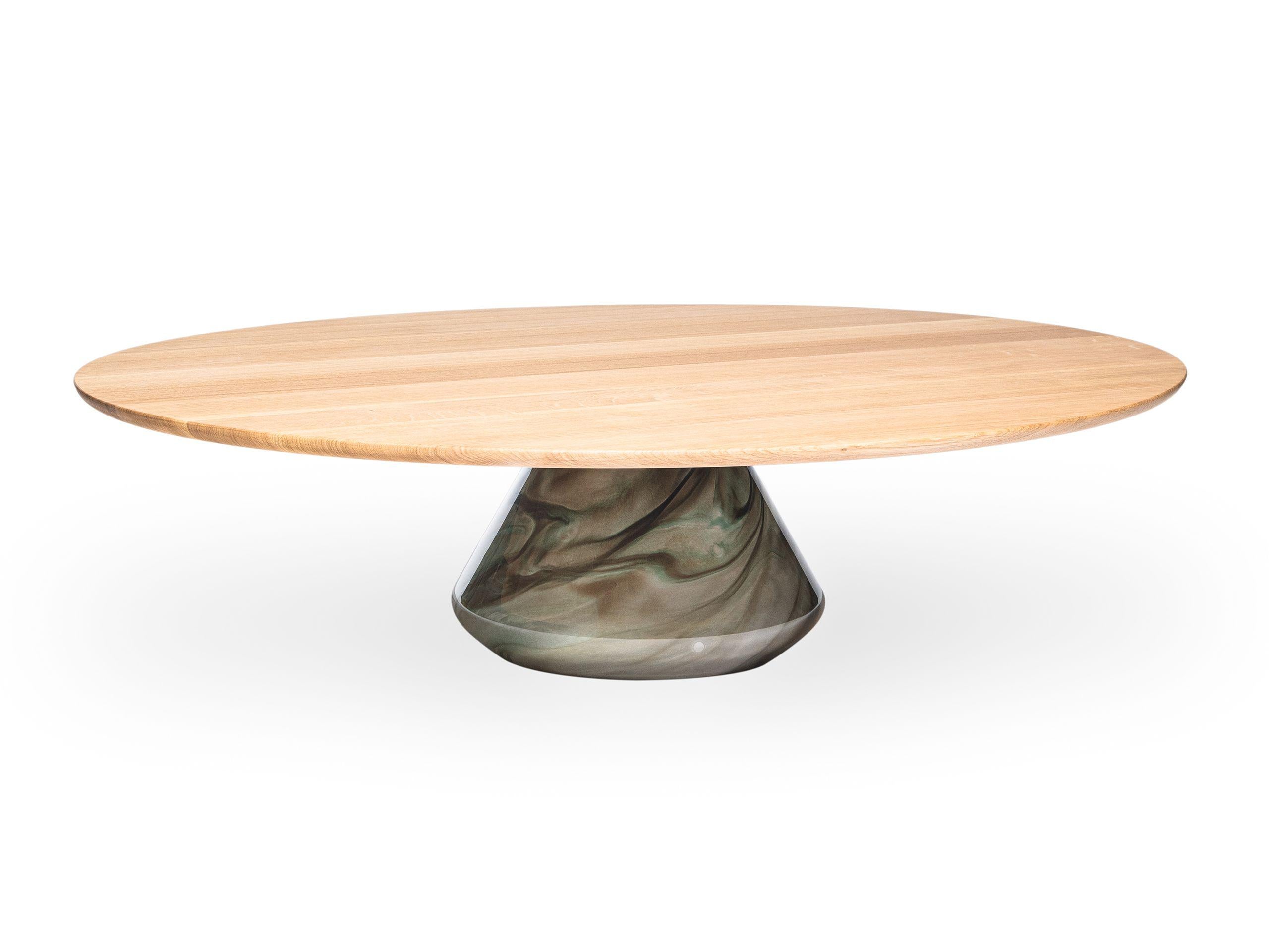Earthy Eclipse I Glass and Oak Limited Edition Coffee Table by Grzegorz Majka
Edition limitée à 8 pièces. 
Dimensions : D 122 x L 137 x H 35,5 cm.
MATERIAL : Verre soufflé et chêne.

