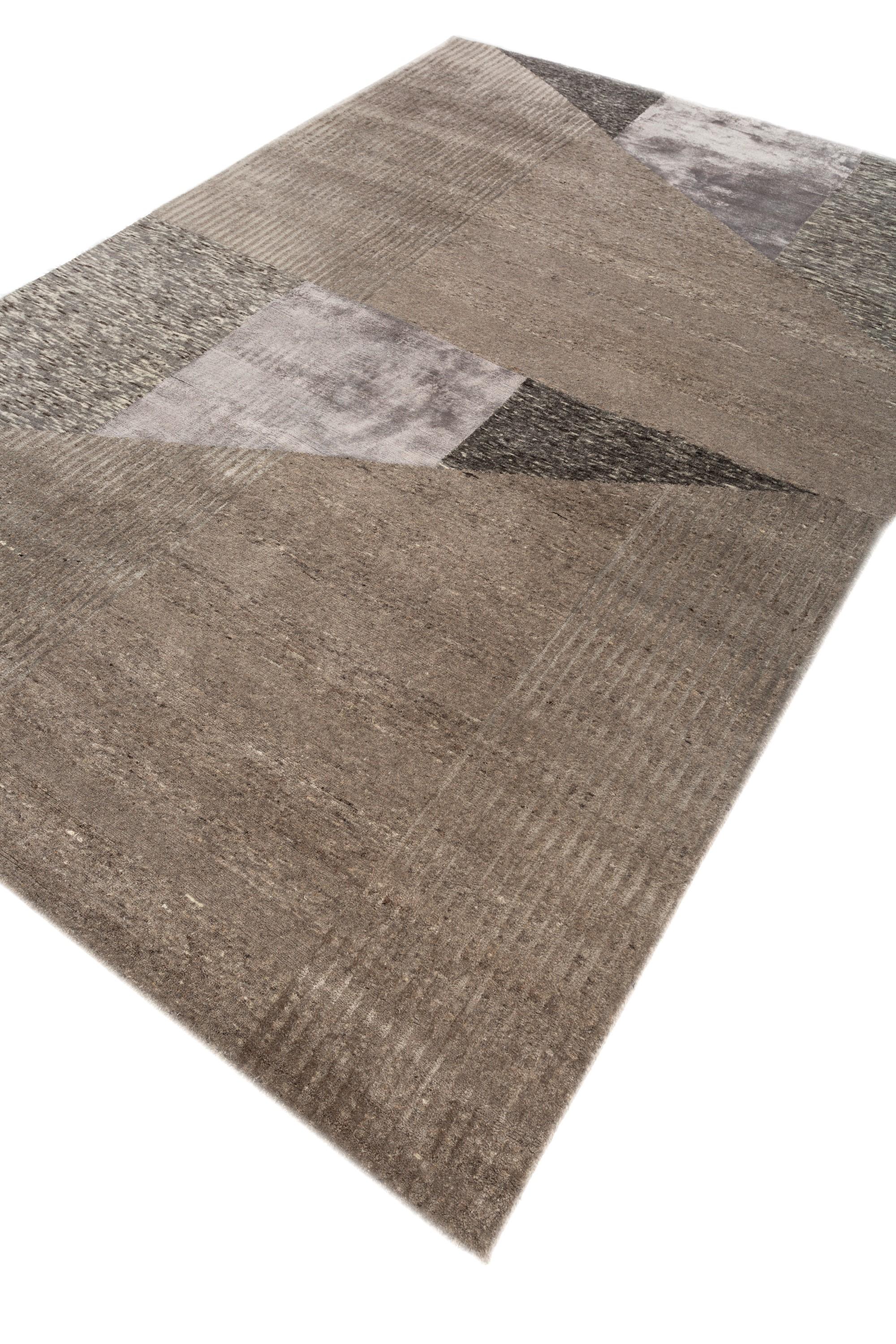 Indian Earthy Enigma Natural Soot & Natural Taupe 180x270 cm Hand Knotted Rug For Sale