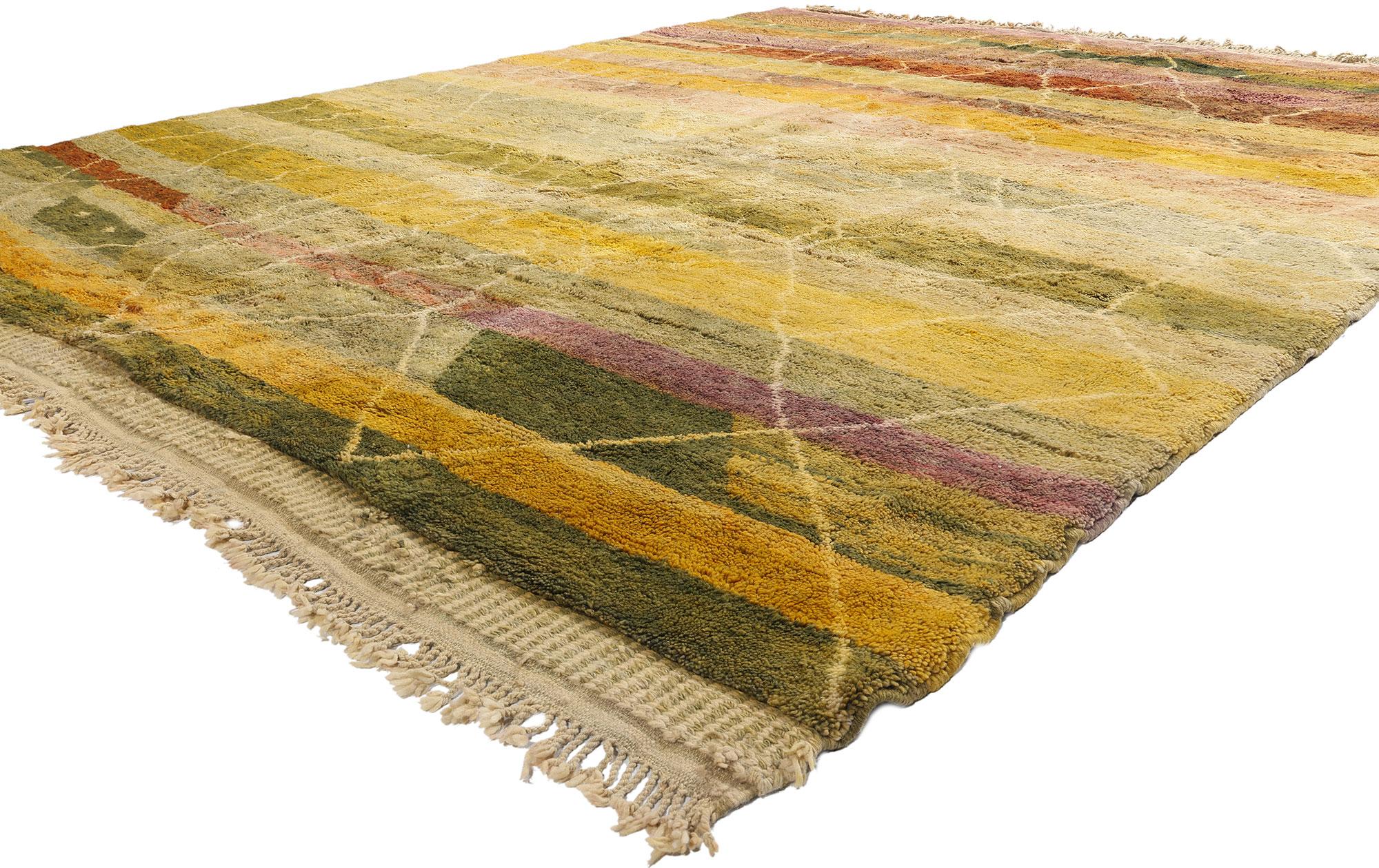 20801 New Earth-Tone Beni Mrirt Moroccan Rug, 11'00 x 12'09. Ce tapis marocain moderne Beni Mrirt en laine nouée à la main est une incarnation exquise de la modernité organique, imprégnée de l'art intemporel du tissage marocain. Les tons de terre de