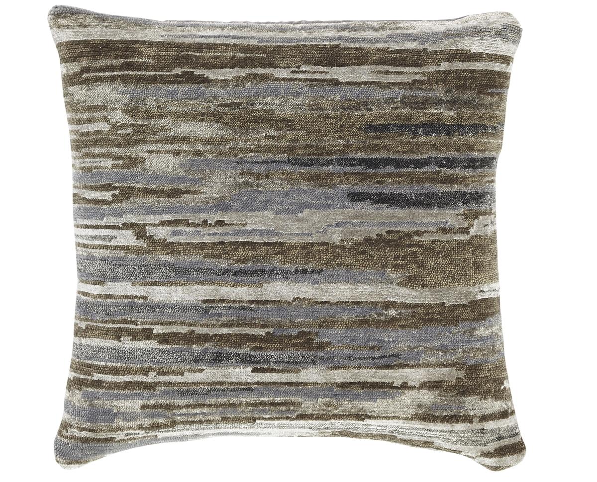 This new accent pillow of East-meets-West design aesthetic showcases a Tibetan design with predominant Earthy Striped color. 

Hand-made, using either 100% premium wool.

This pillow measure: 22