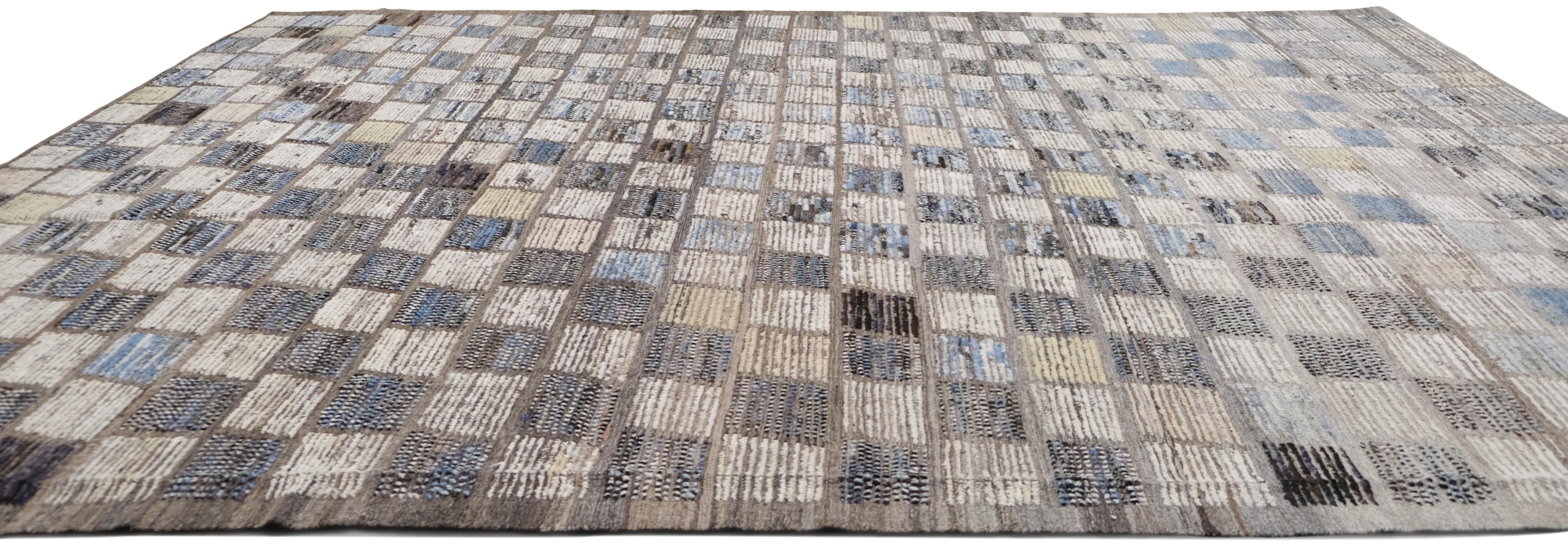 Earthy Toned Gradient Karierter Wollteppich mit geometrischem Muster 10'1''x13'6'' (Afghanisch) im Angebot