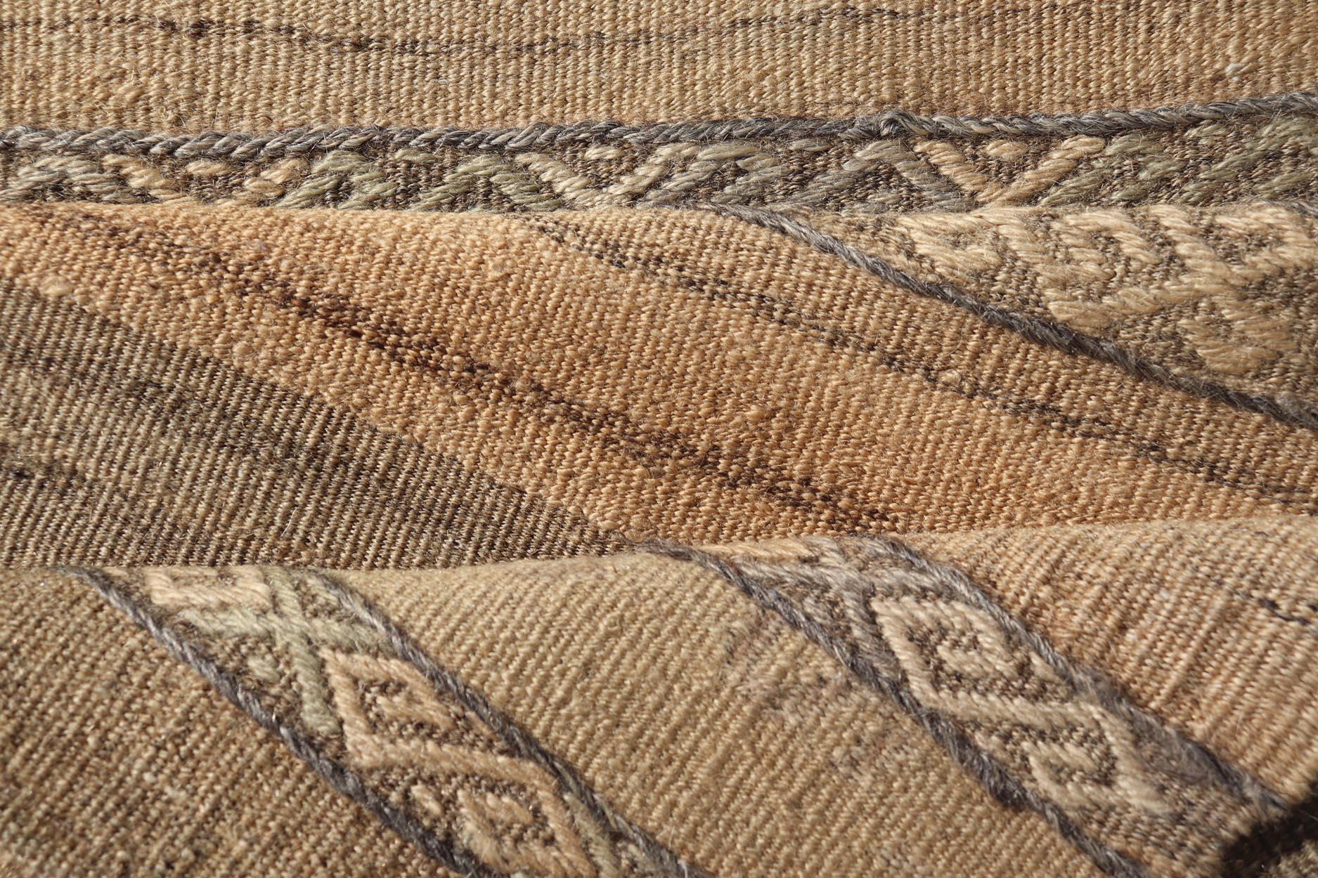 Erdig getönter türkischer Vintage-Kilim-Läufer mit geometrischen Motiven 2'5 x 7'3 im Zustand „Gut“ im Angebot in Atlanta, GA