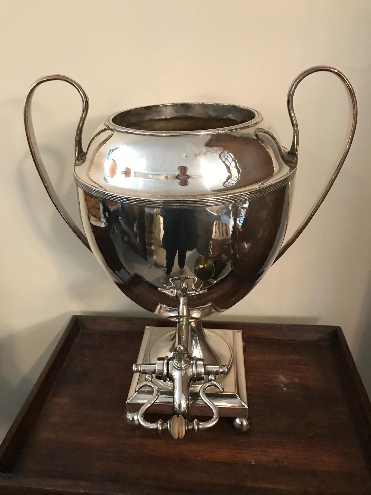 Eartly 20th Century Russian Silver Plated Samovar, 1900s 4
