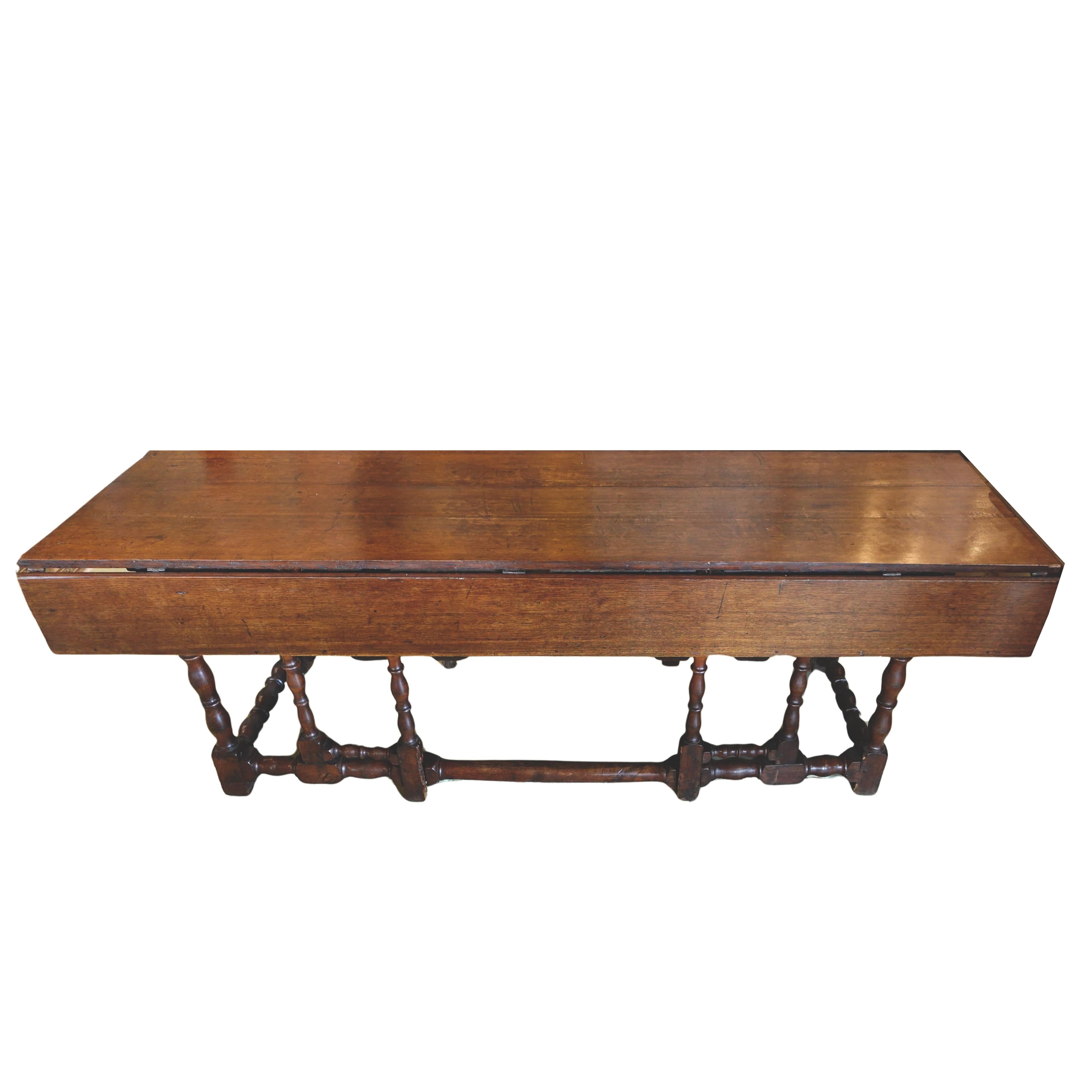 Georgian Eary 1800s English Oak Wood Drop Leaf Table For Sale