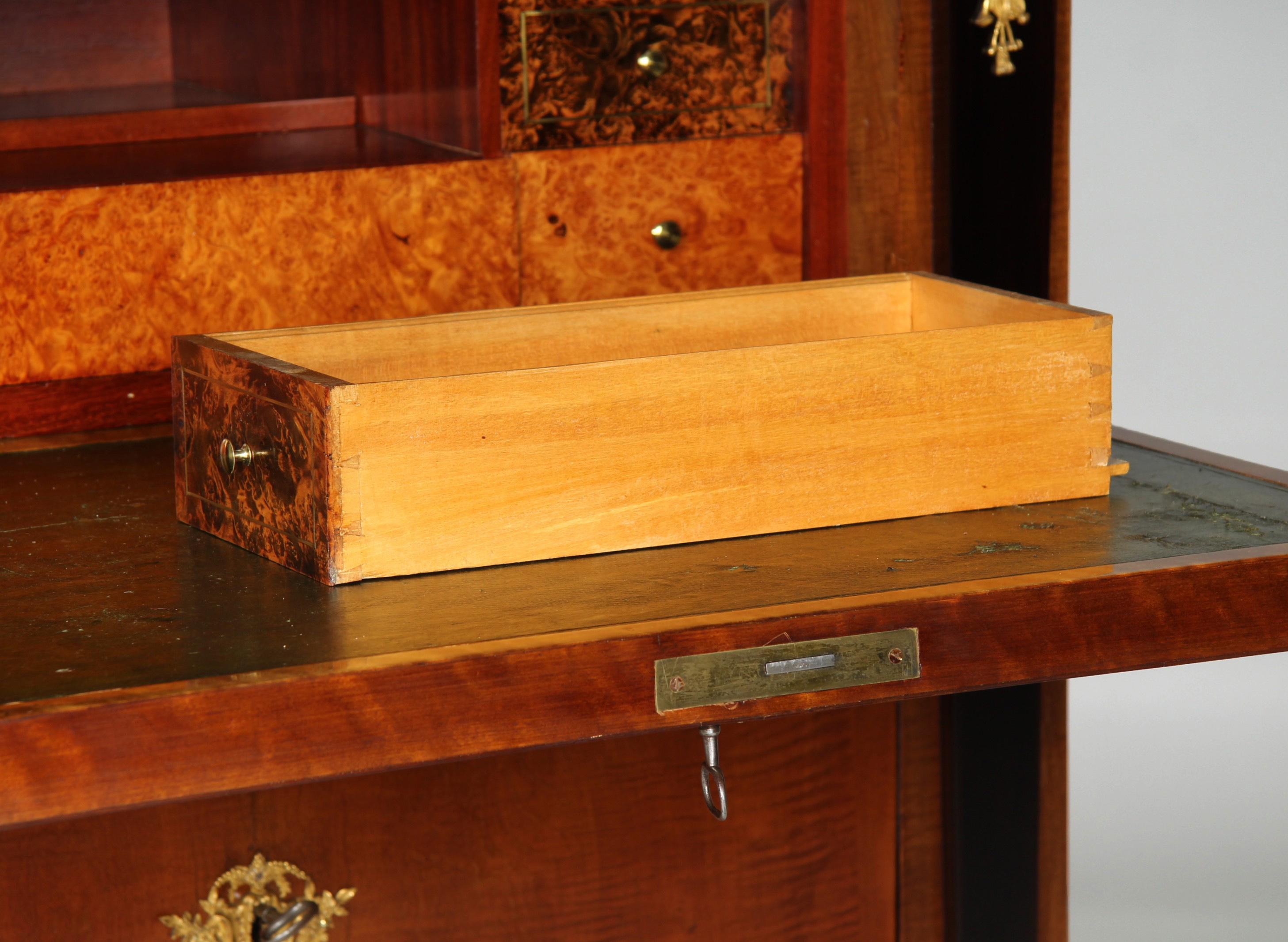 Secreter Imperio Alemán del Siglo XIX con Bustos de Ormolu, Berlín c. 1811 en venta 4