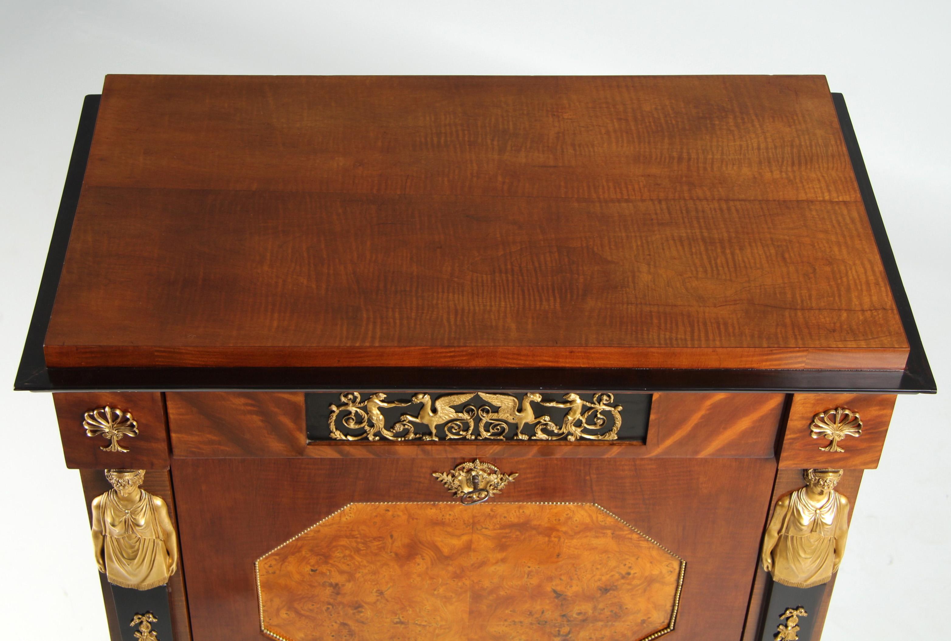 Secreter Imperio Alemán del Siglo XIX con Bustos de Ormolu, Berlín c. 1811 en venta 8