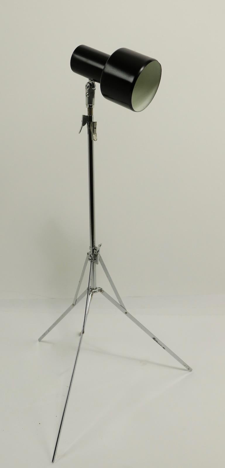 Easel Base Luxo Lamp 2