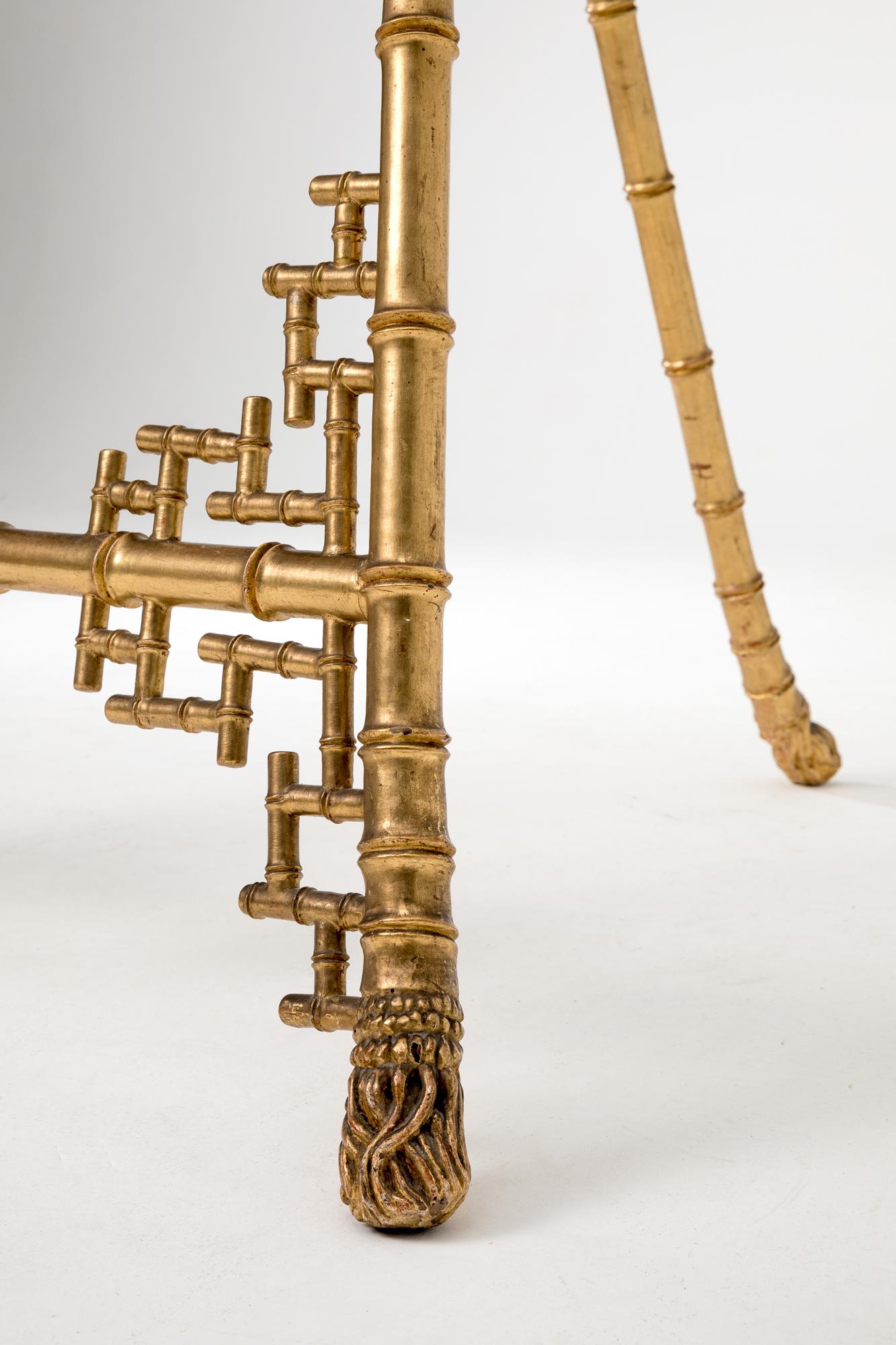 British Easel in Carved and Gilded Wood Simulating «Faux Bamboo»