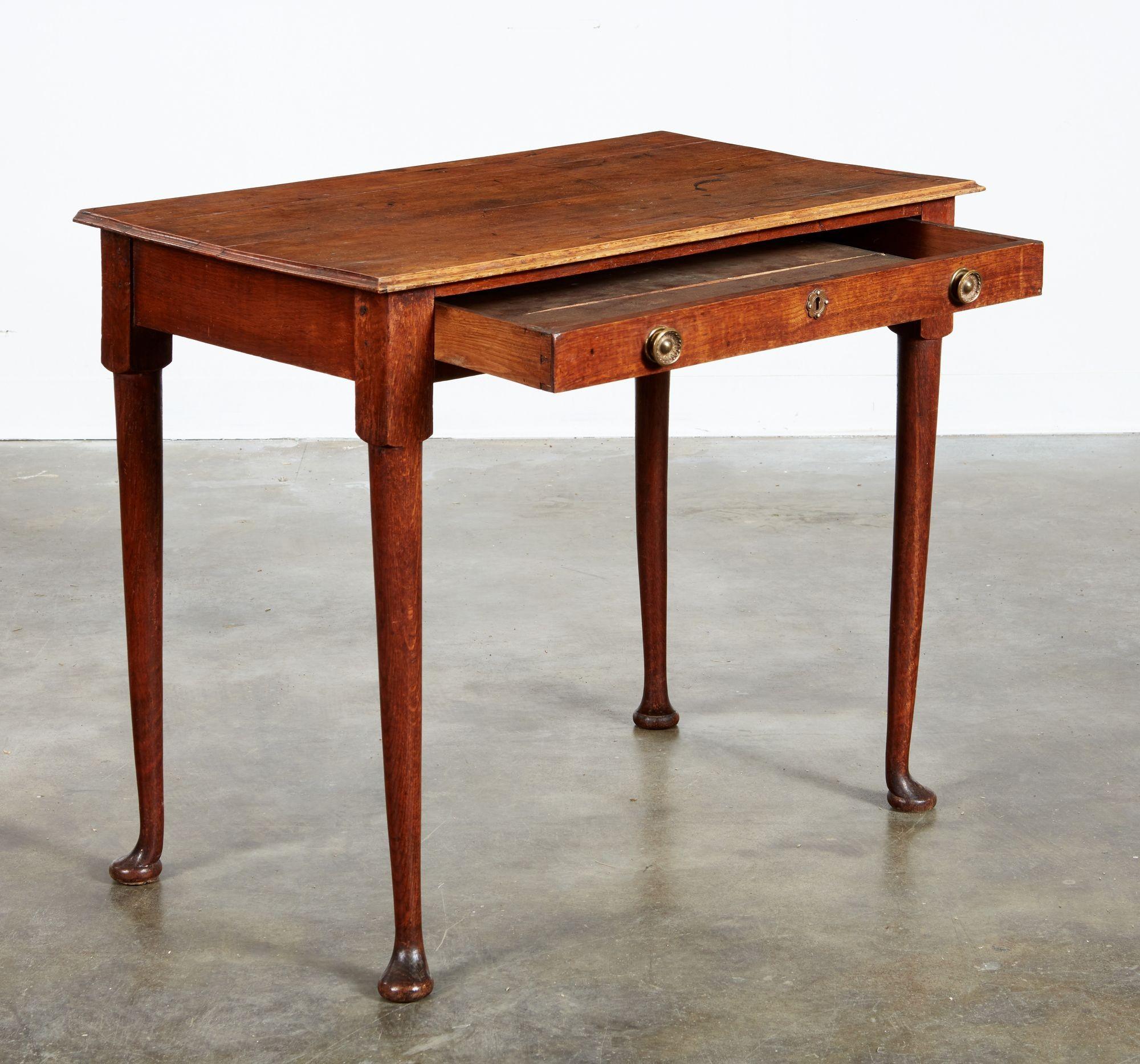 Chêne Table à pieds de type East Anglian Pad en vente
