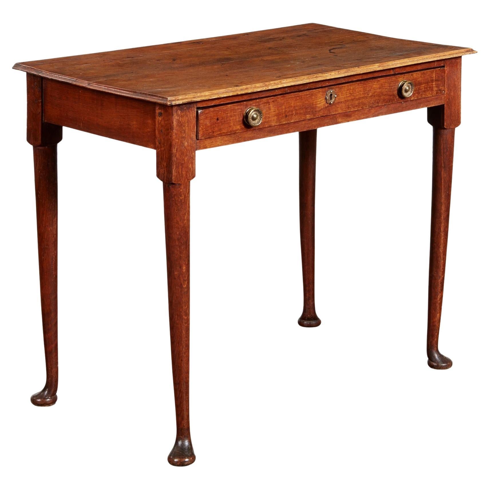 Table à pieds de type East Anglian Pad en vente