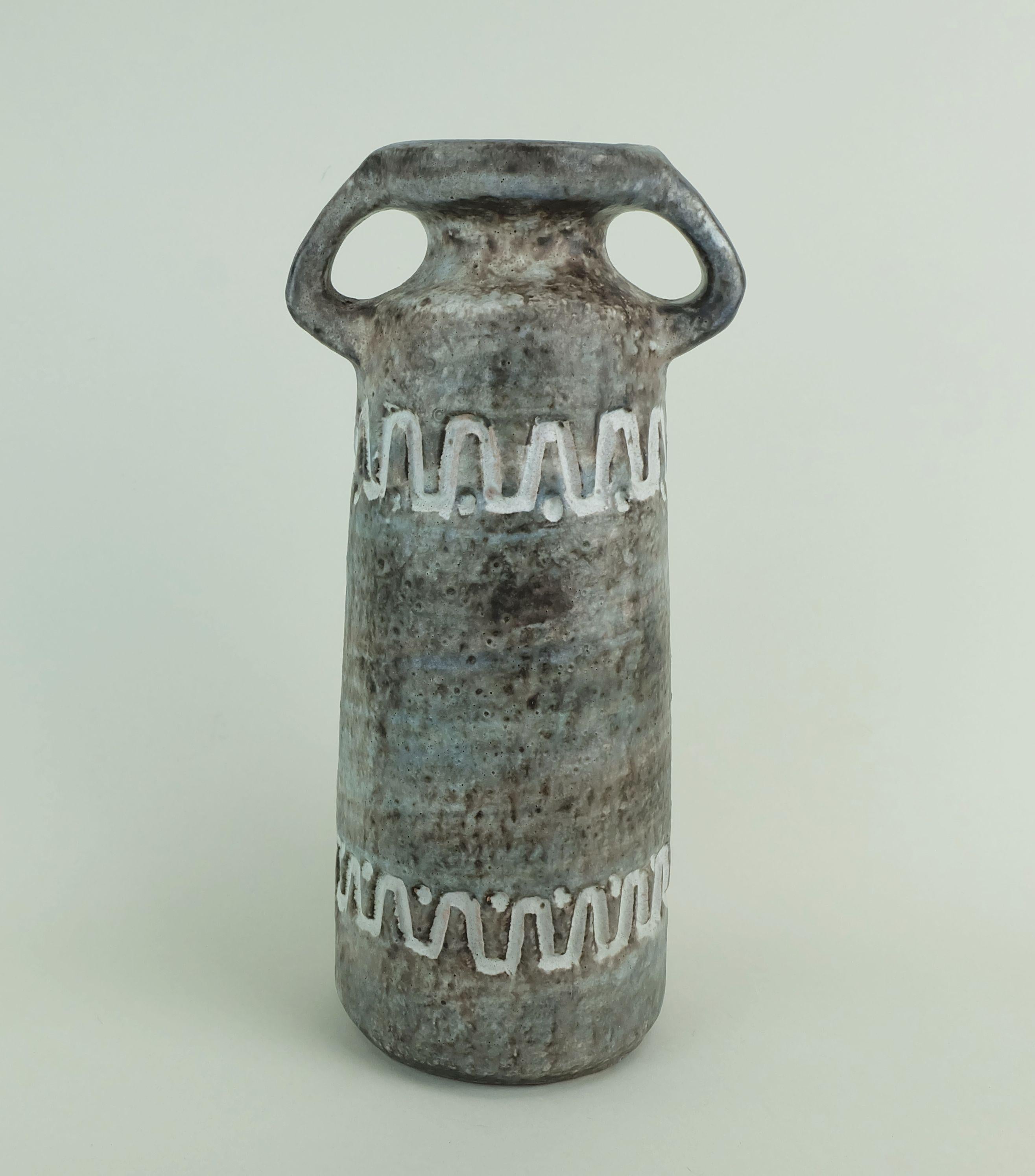Ceramica VASO tedesco orientale 1960 heissner keramik modello V/32 grigio a rilievo in vendita